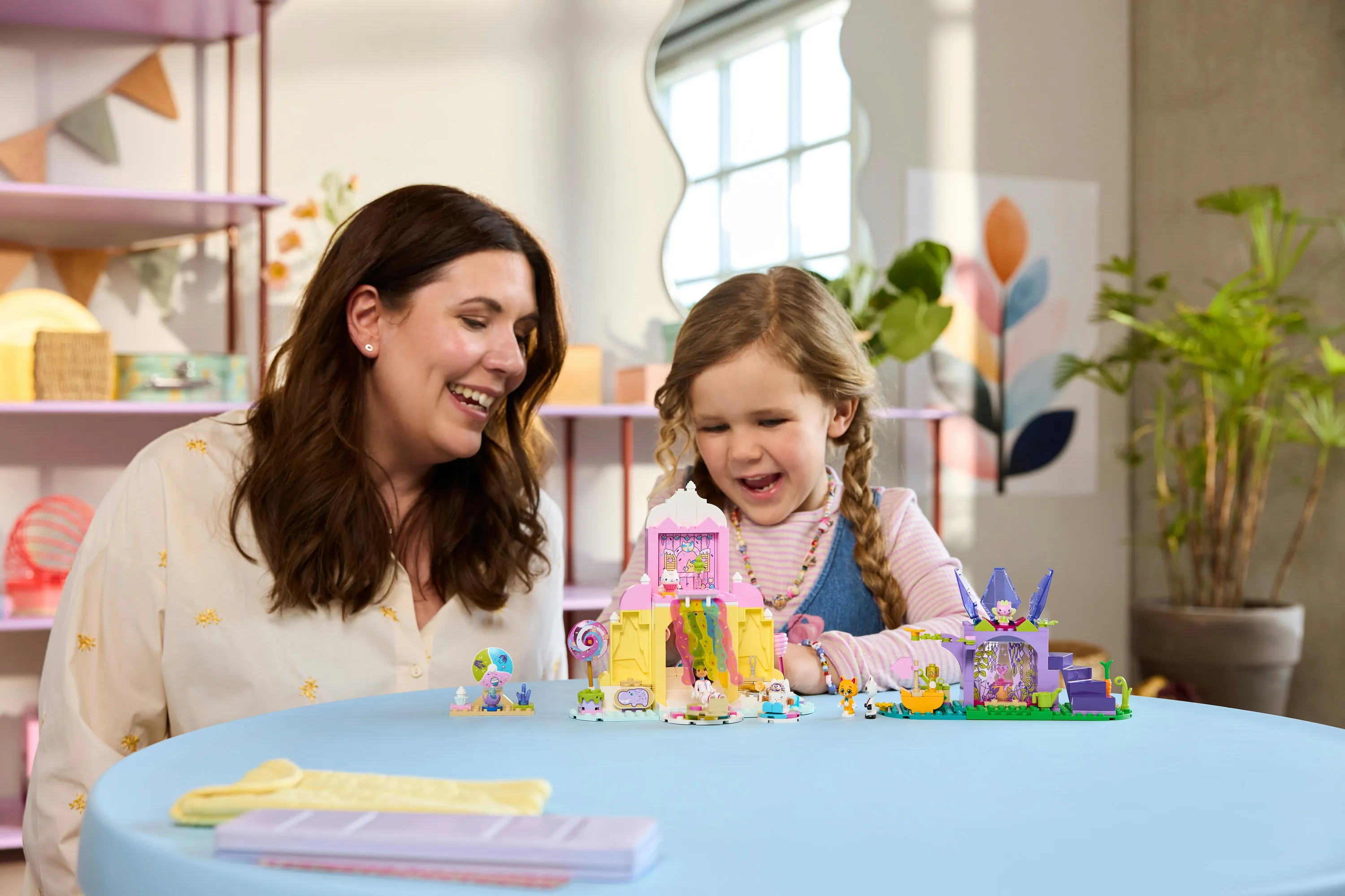 LEGO Gabby&rsquo;s Dollhouse Candy Mountain and Kispu Garden 11205