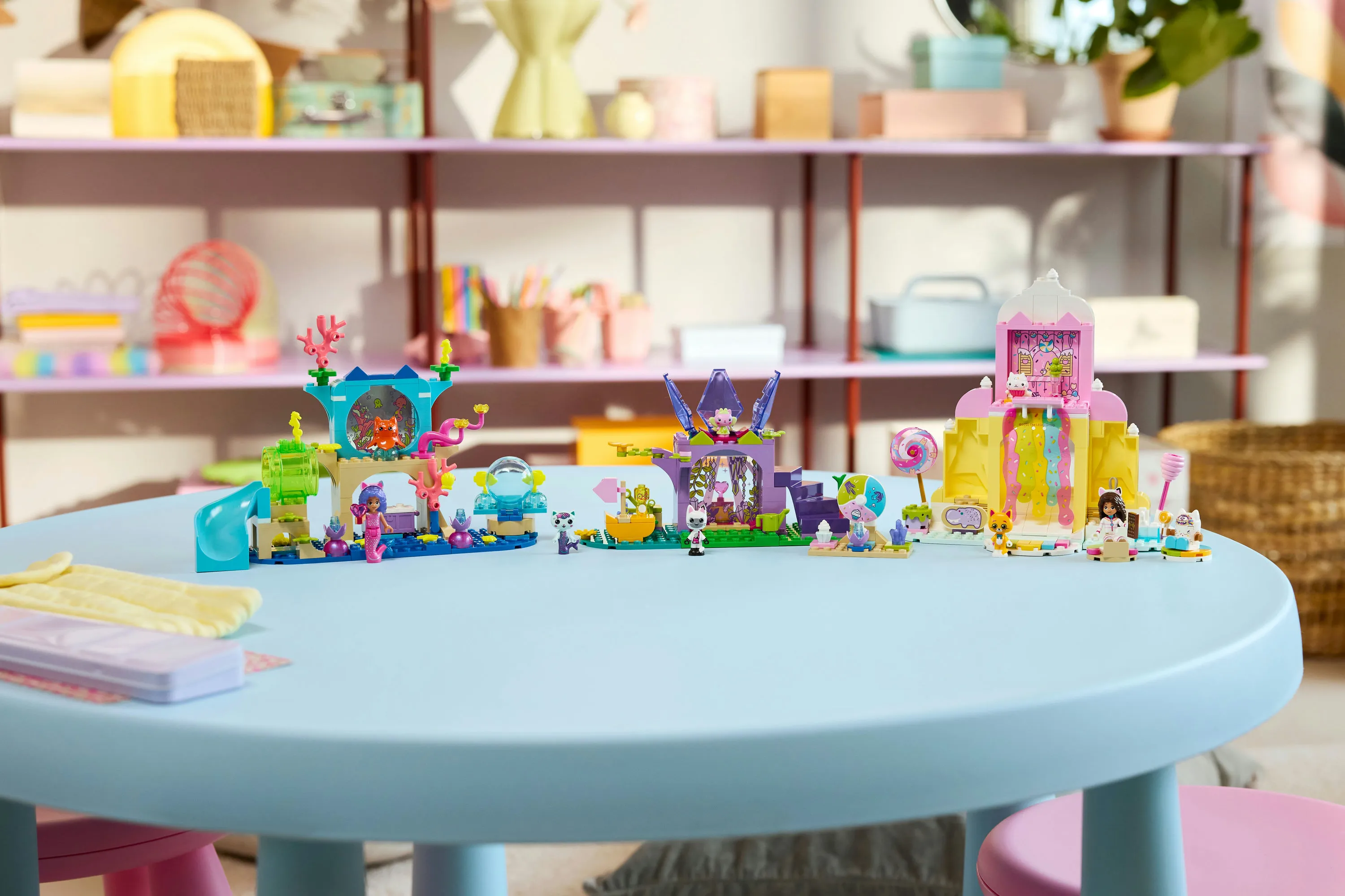 LEGO Gabby&rsquo;s Dollhouse Candy Mountain and Kispu Garden 11205