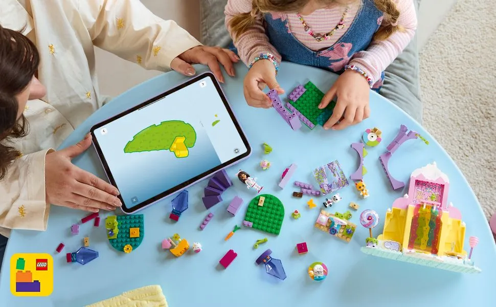 LEGO Gabby&rsquo;s Dollhouse Candy Mountain and Kispu Garden 11205