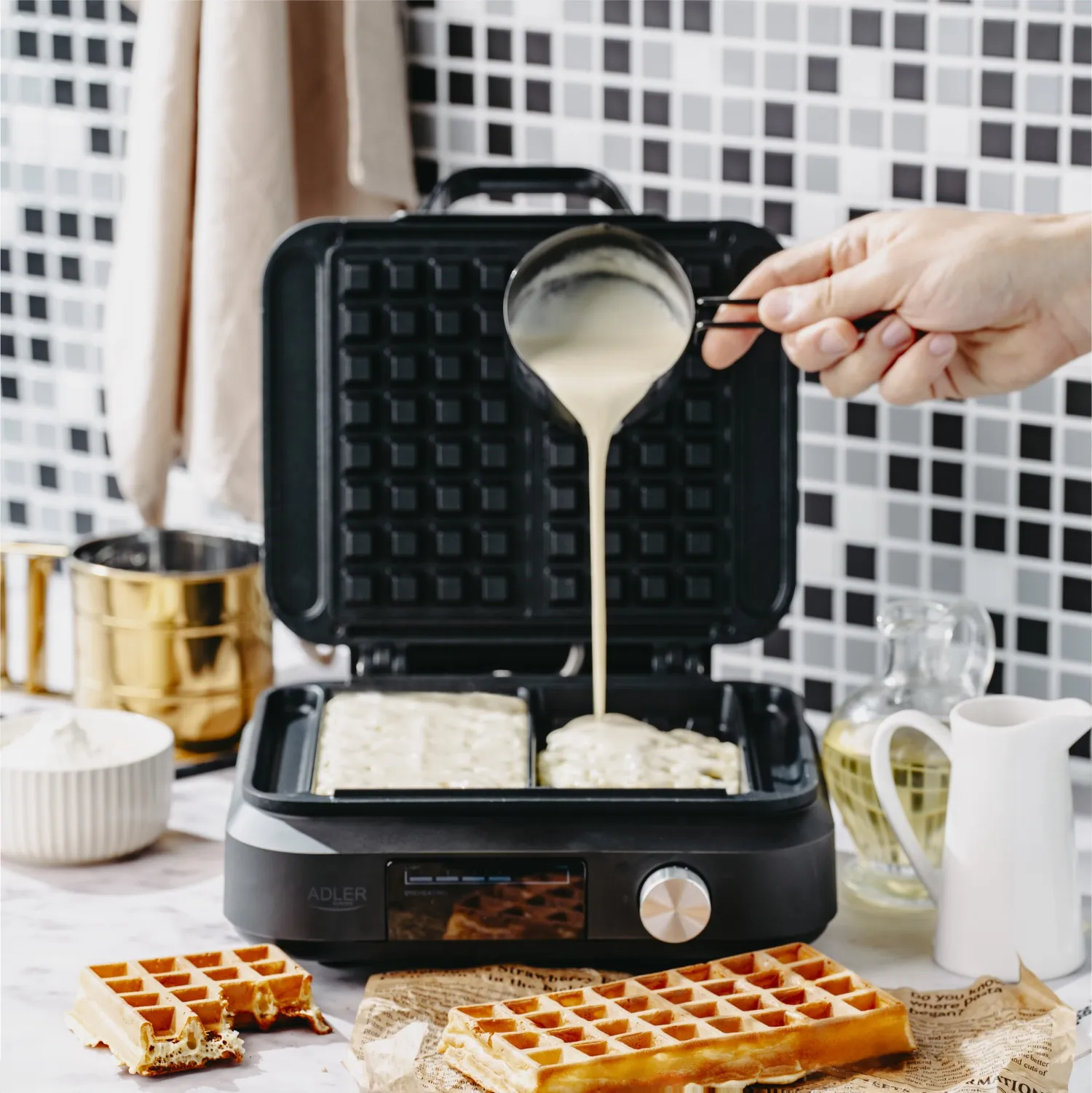 Adler AD 3087 Belgian Waffle Maker, 2 Waffles, 2200 W, Black