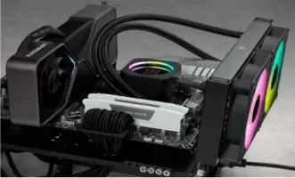 Corsair VENGEANCE 32 Gt (2 x 16 Gt) DDR5 6000 MHz, CL38 -muisti, valkoinen (EXPO/XMP)