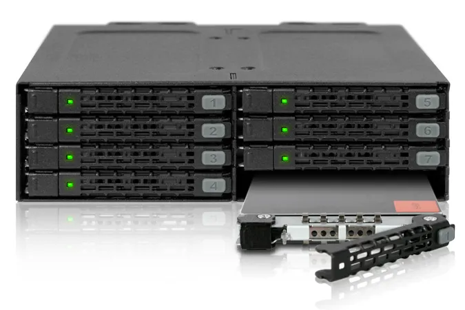 ICY DOCK ToughArmor, 8x2,5&quot; SATA/SSD i en 5,25&quot;-plats, svart