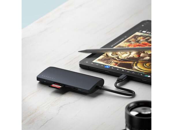 Satechi USB-C Multiport Adapter 8K med Ethernet V3 - Midnatt