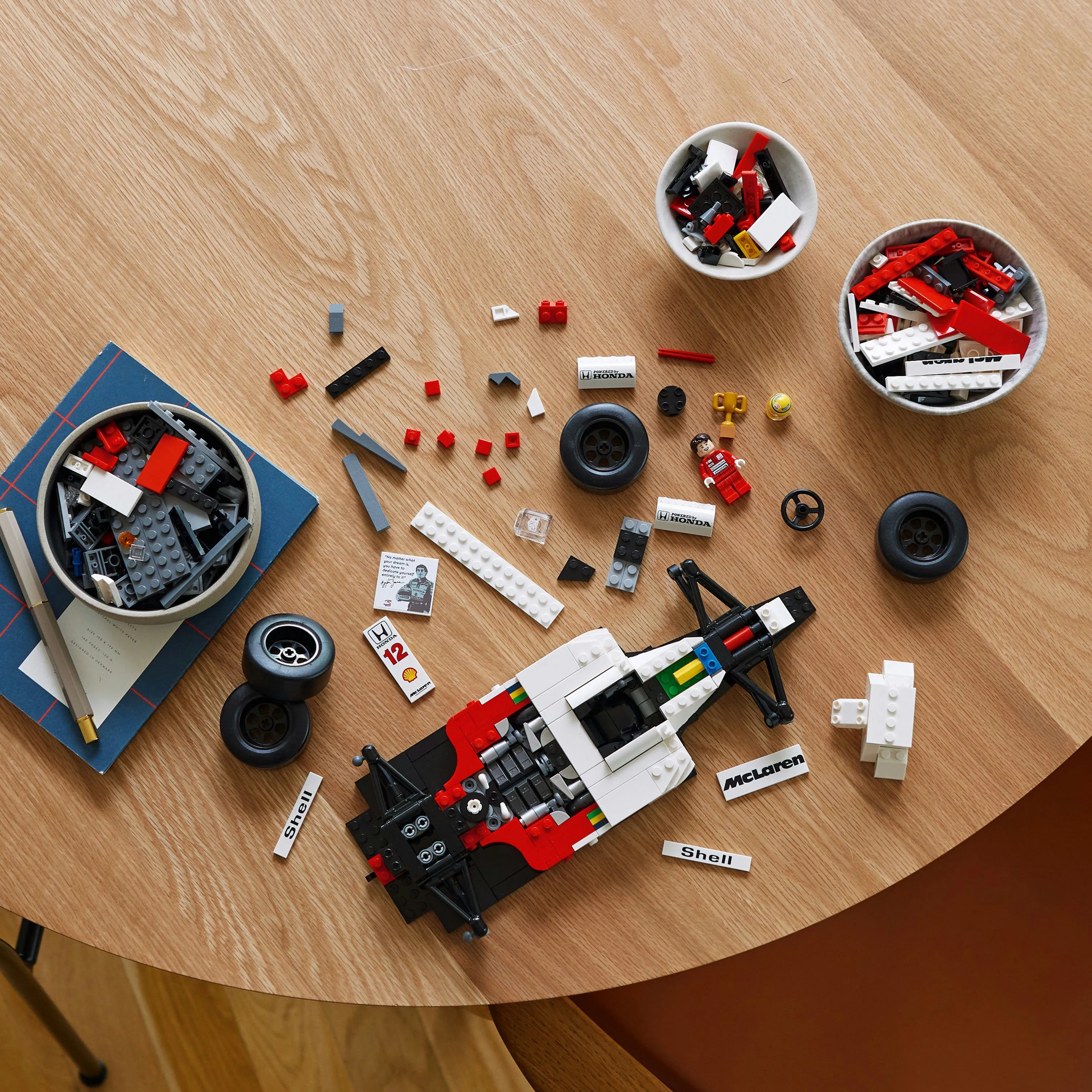 LEGO Icons McLaren MP4/4 &amp; Ayrton Senna 10330