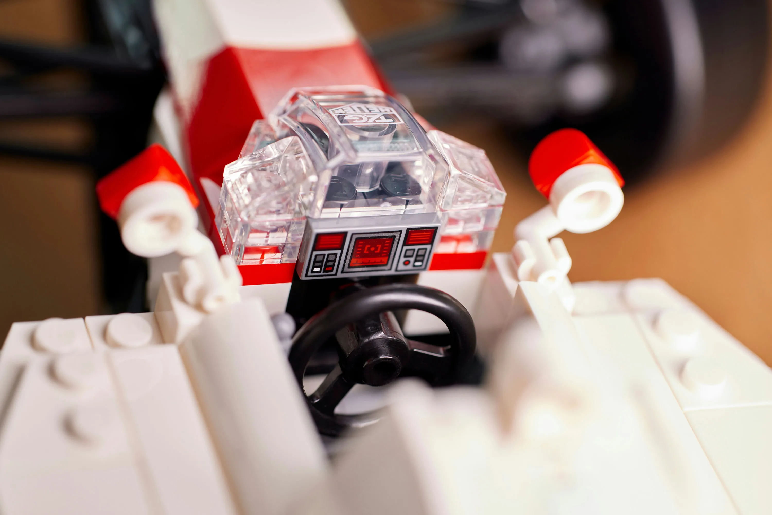 LEGO Icons McLaren MP4/4 &amp; Ayrton Senna 10330