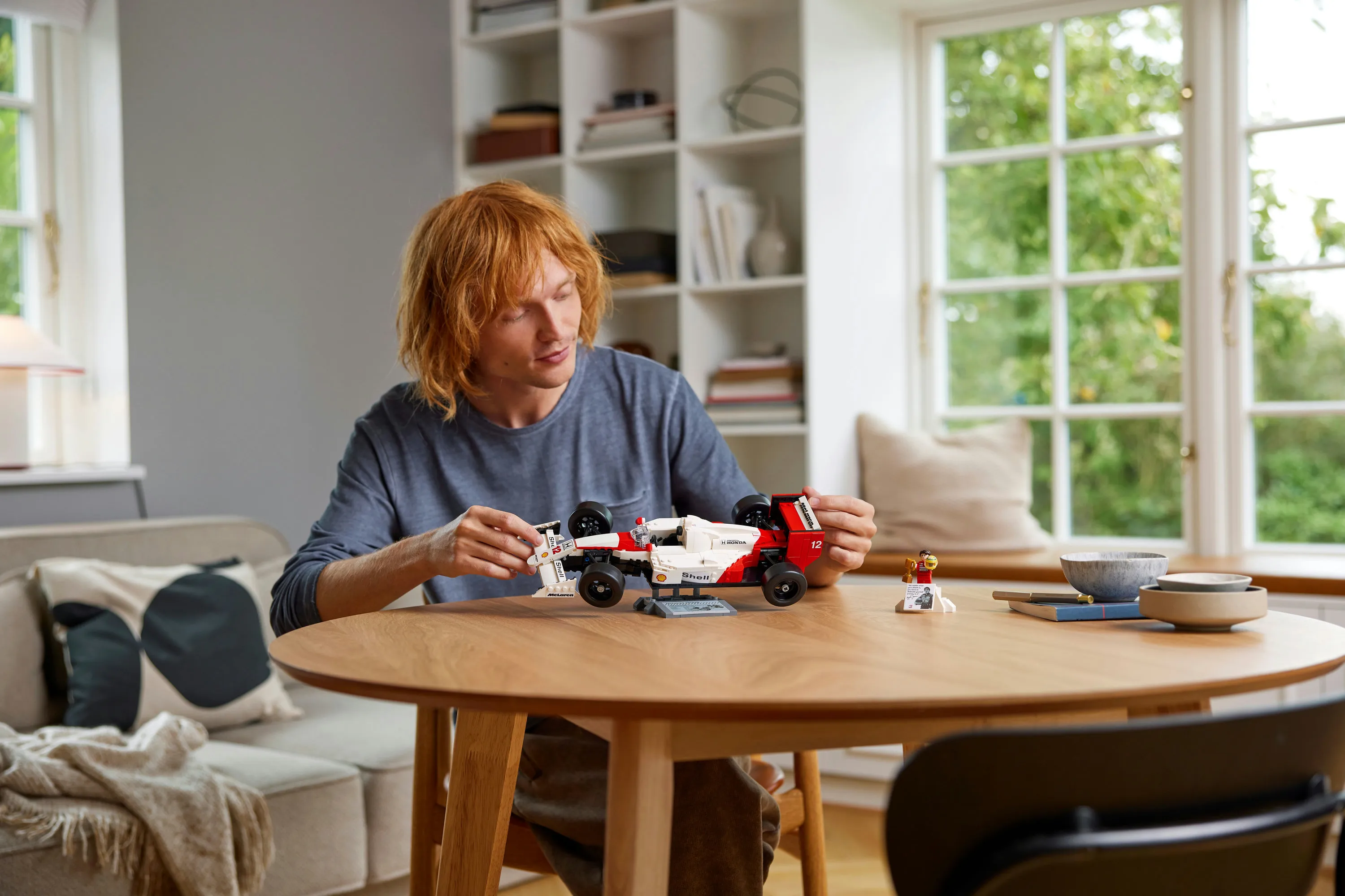 LEGO Icons McLaren MP4/4 &amp; Ayrton Senna 10330