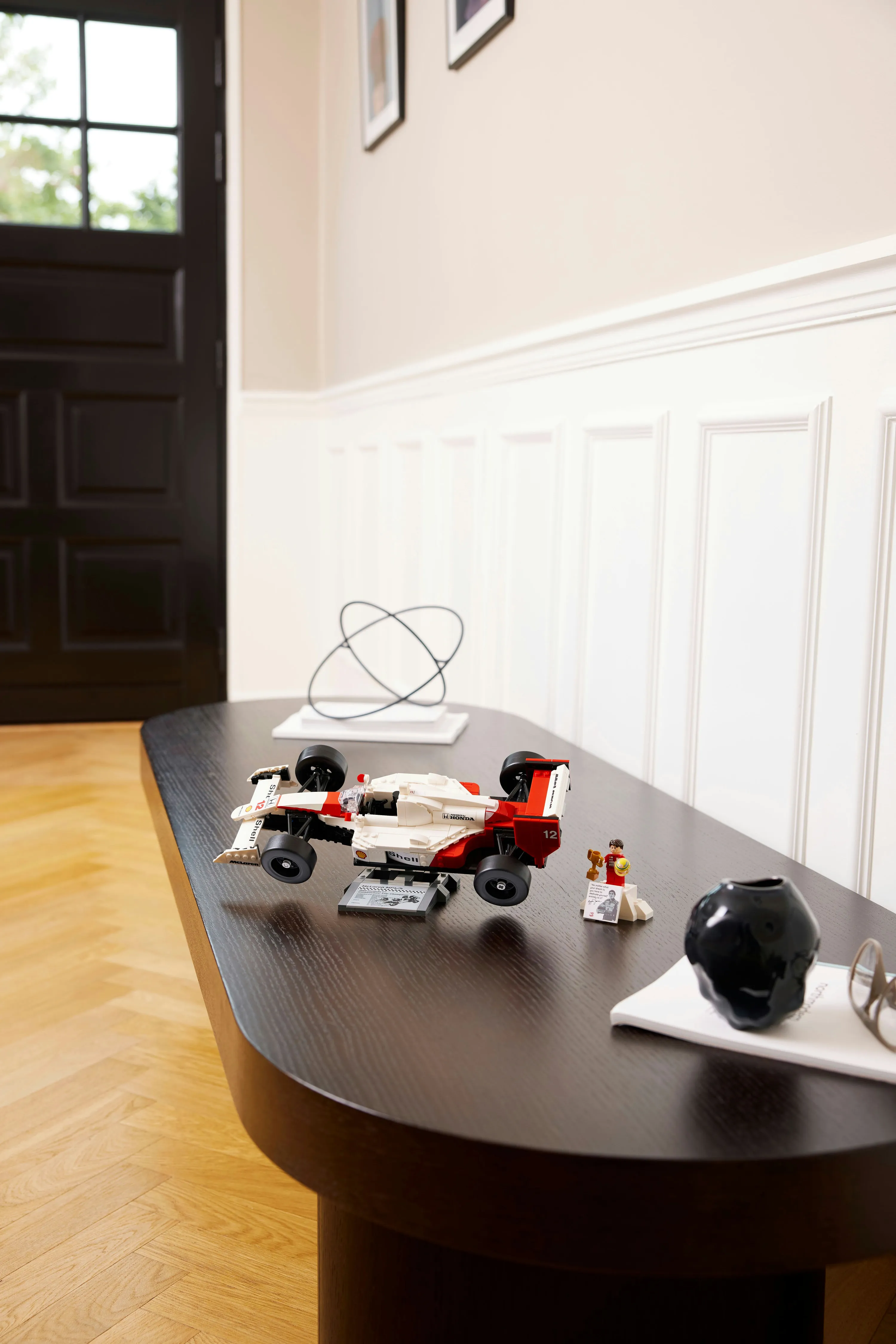 LEGO Icons McLaren MP4/4 &amp; Ayrton Senna 10330