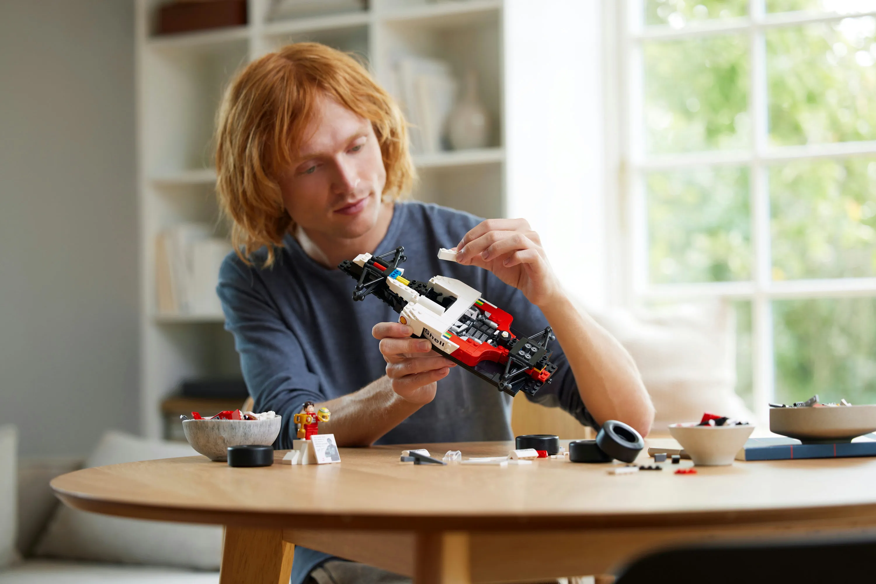 LEGO Icons McLaren MP4/4 &amp; Ayrton Senna 10330