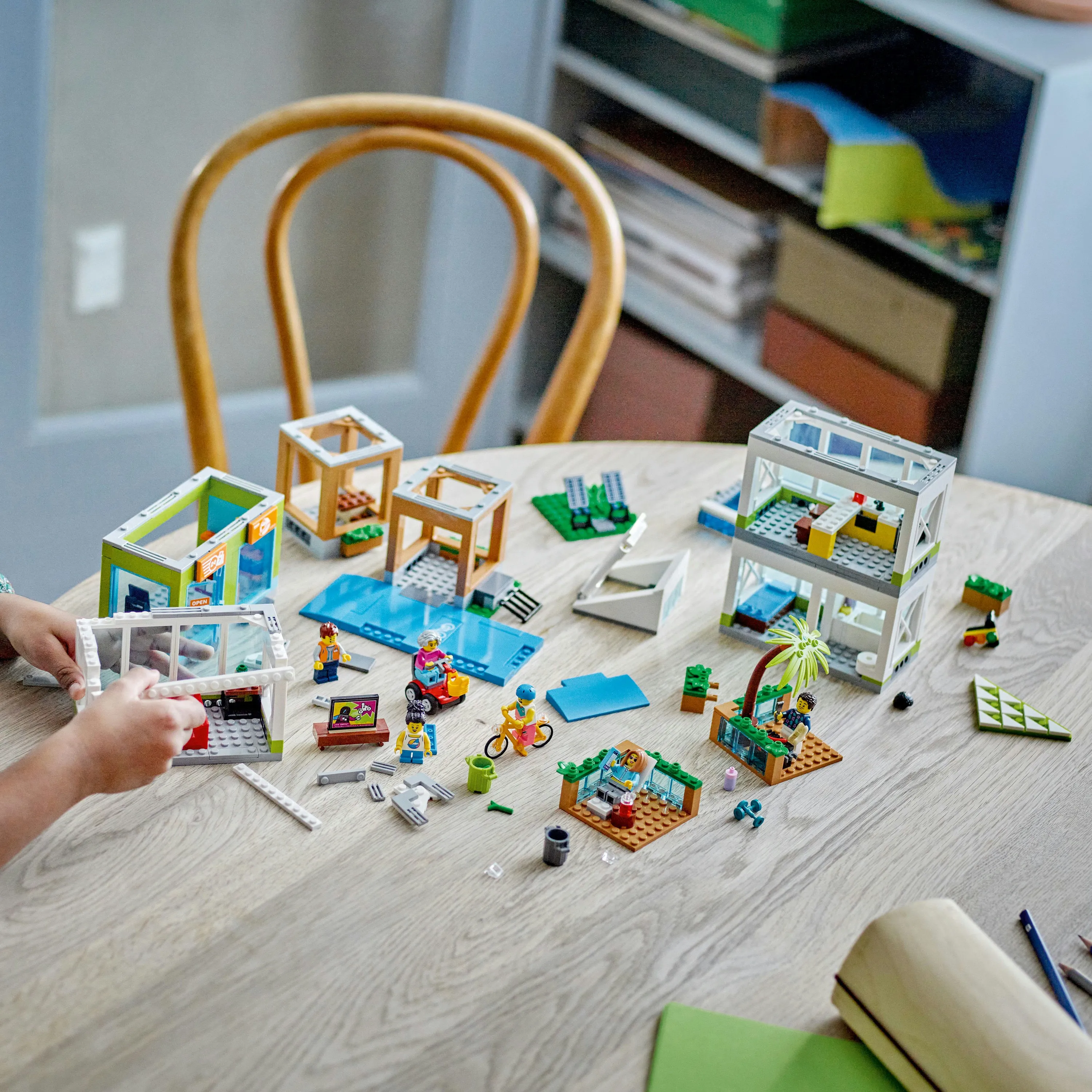 Lego City Apartment Building 60365