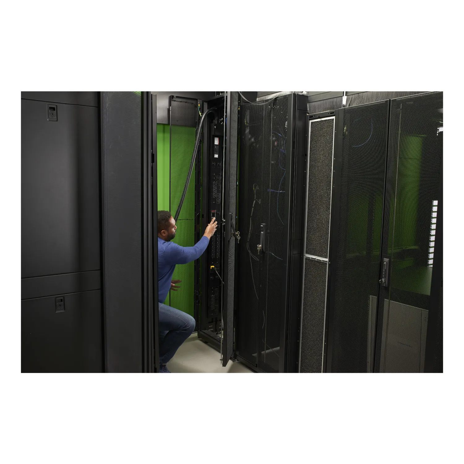 APC Rack PDU 9000 Switched ZeroU 30A
