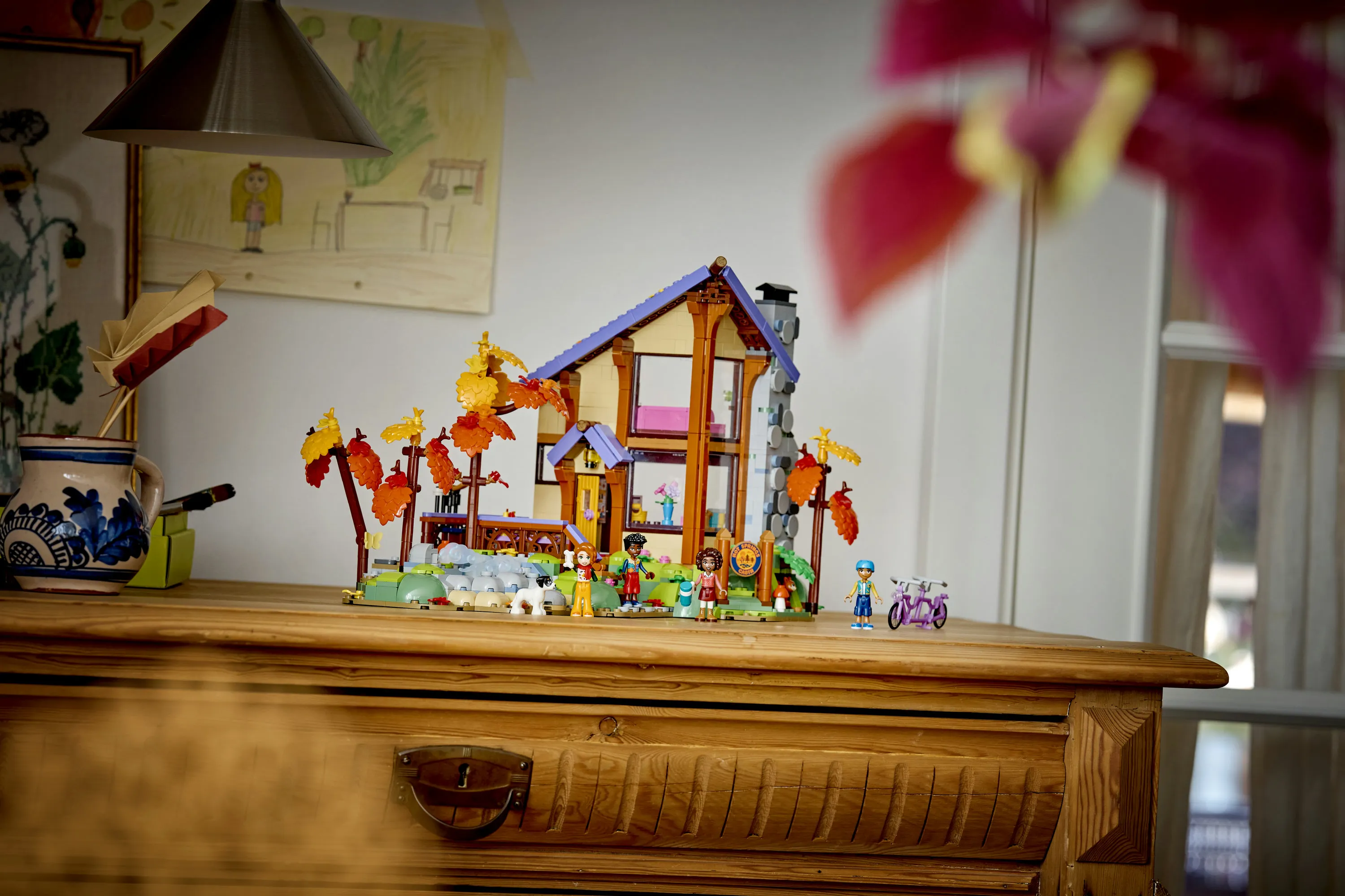 LEGO Friends Viihtyis&auml; syksyinen mets&auml;m&ouml;kki 42705