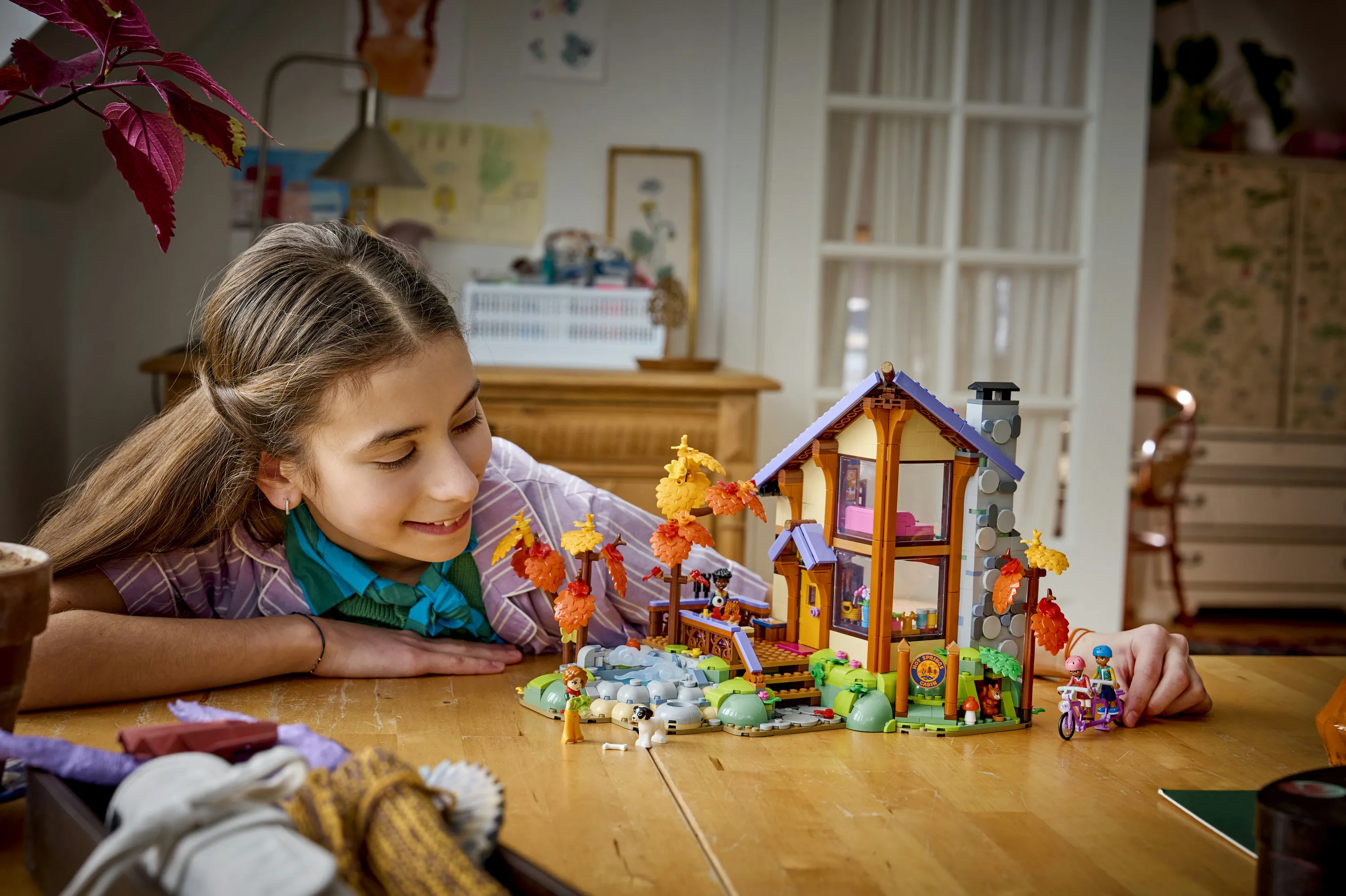 LEGO Friends Viihtyis&auml; syksyinen mets&auml;m&ouml;kki 42705