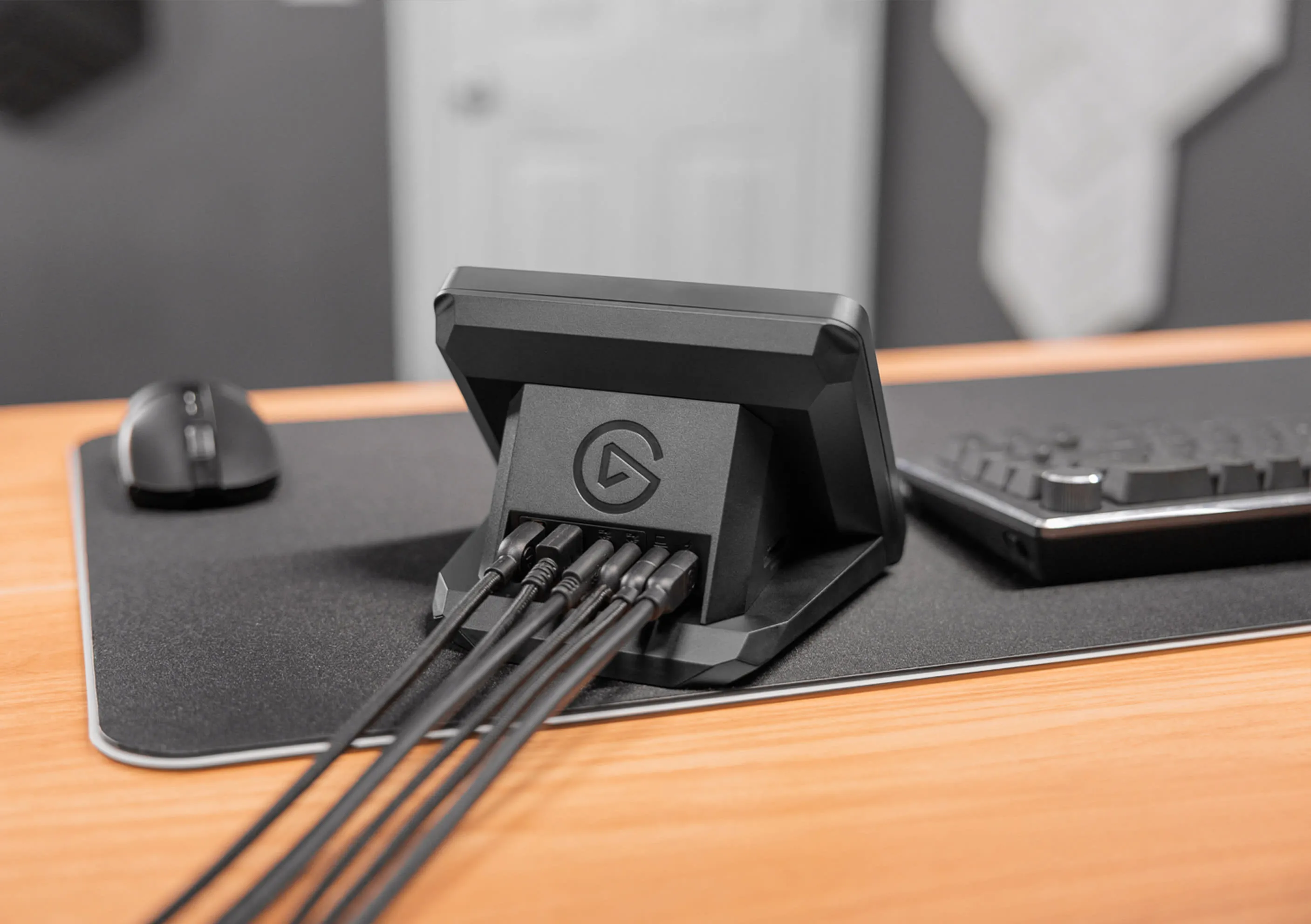 Elgato USB Hub for Stream Deck+, 4 Ports, 100 Watt Power Delivery, SD and microSD Card Reader, Black