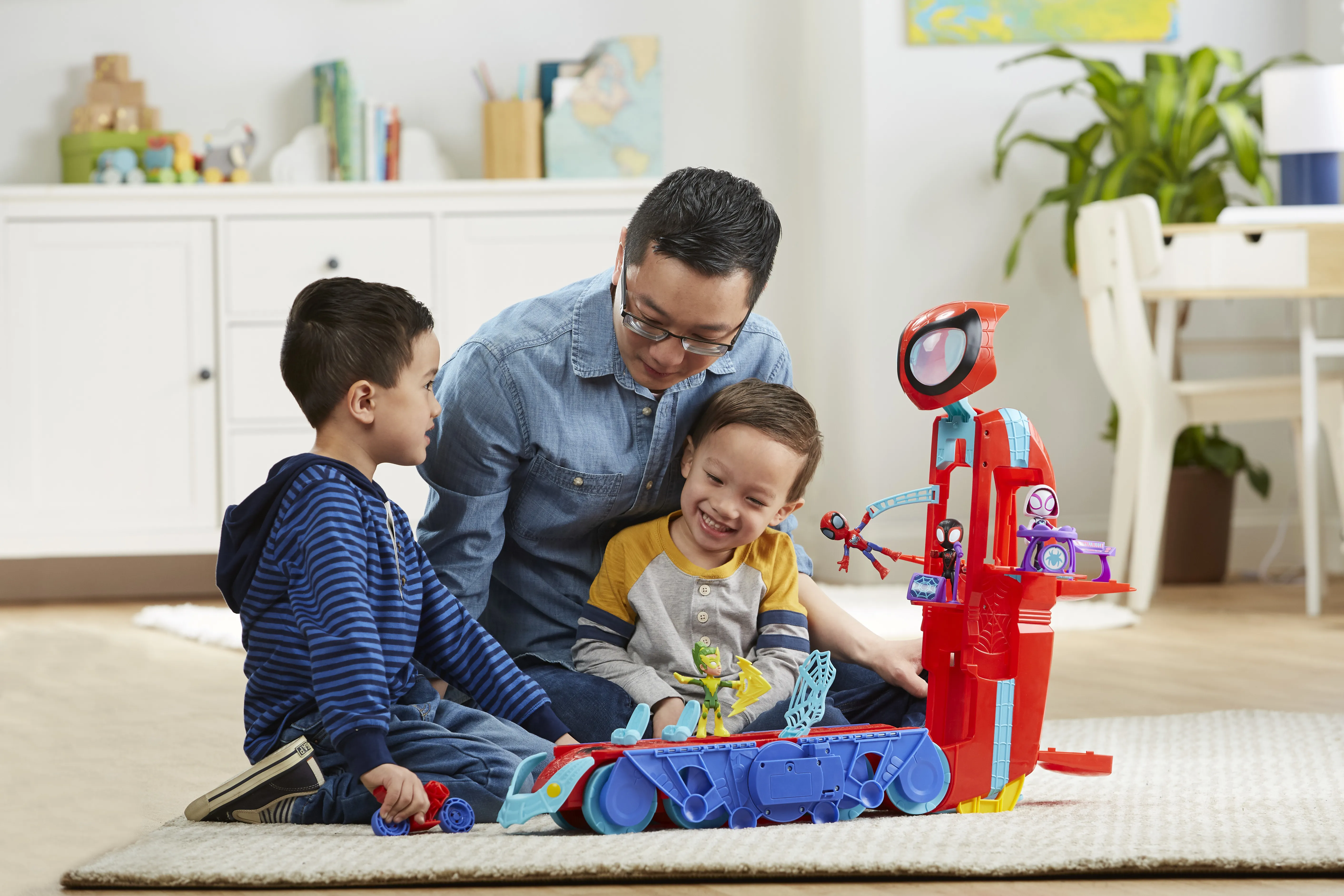 Hasbro Marvel Spidey and His Amazing Friends 2-in-1 Spider Caterpillar Toy Vehicle