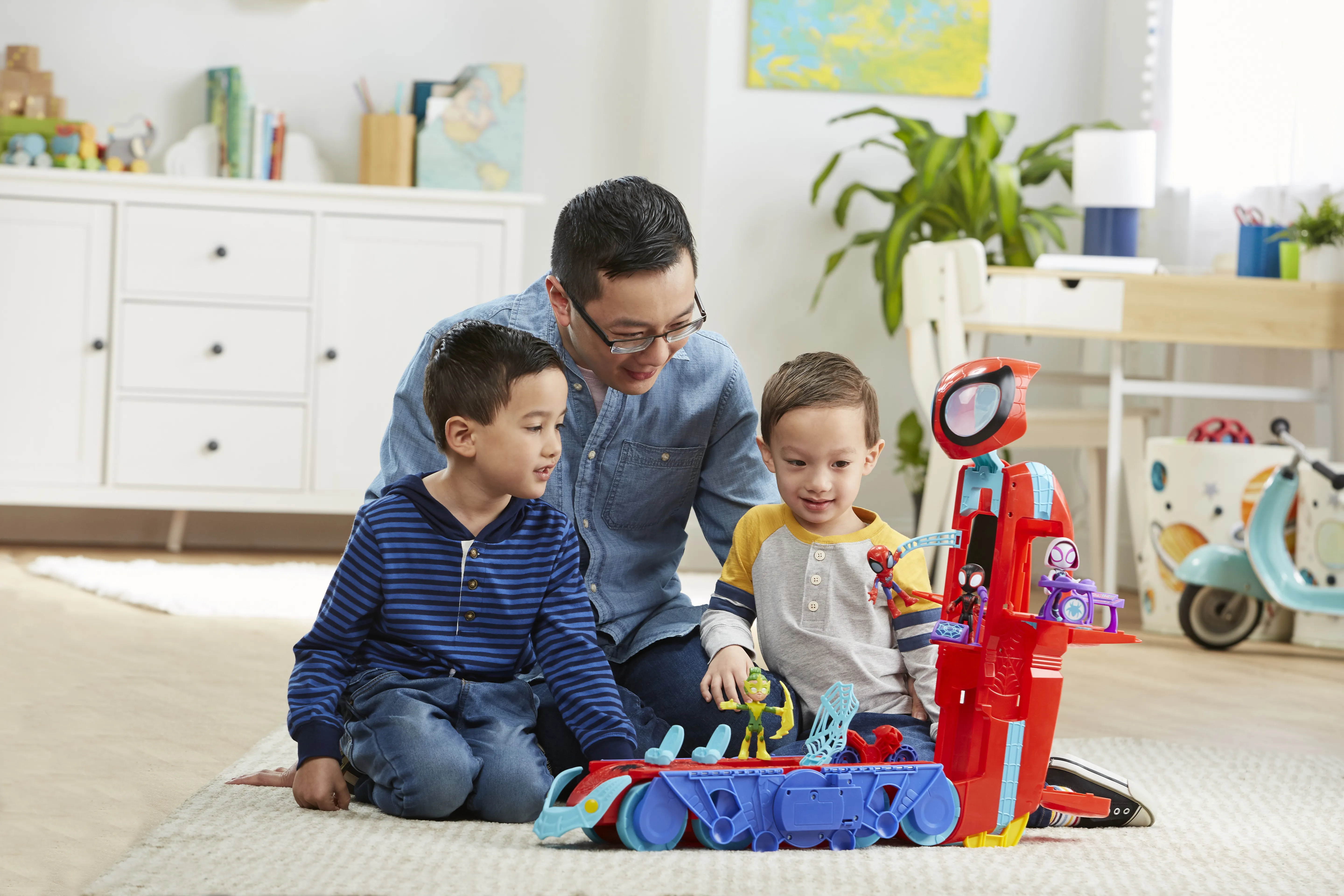 Hasbro Marvel Spidey and His Amazing Friends 2-in-1 Spider Caterpillar Toy Vehicle