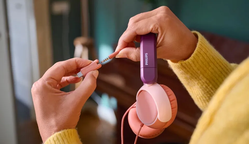 Philips TAK2000MP/00 On-ear Headphones, Red-Violet