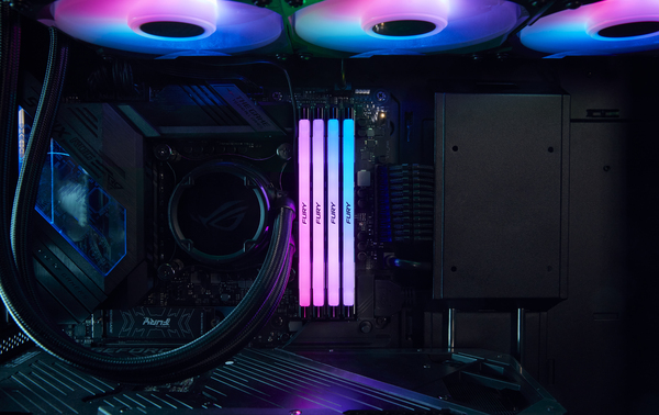 Kingston FURY Renegade RGB 32 Gt (2 x 16 Gt) DDR5 6000 MHz, CL32 -muisti, Musta