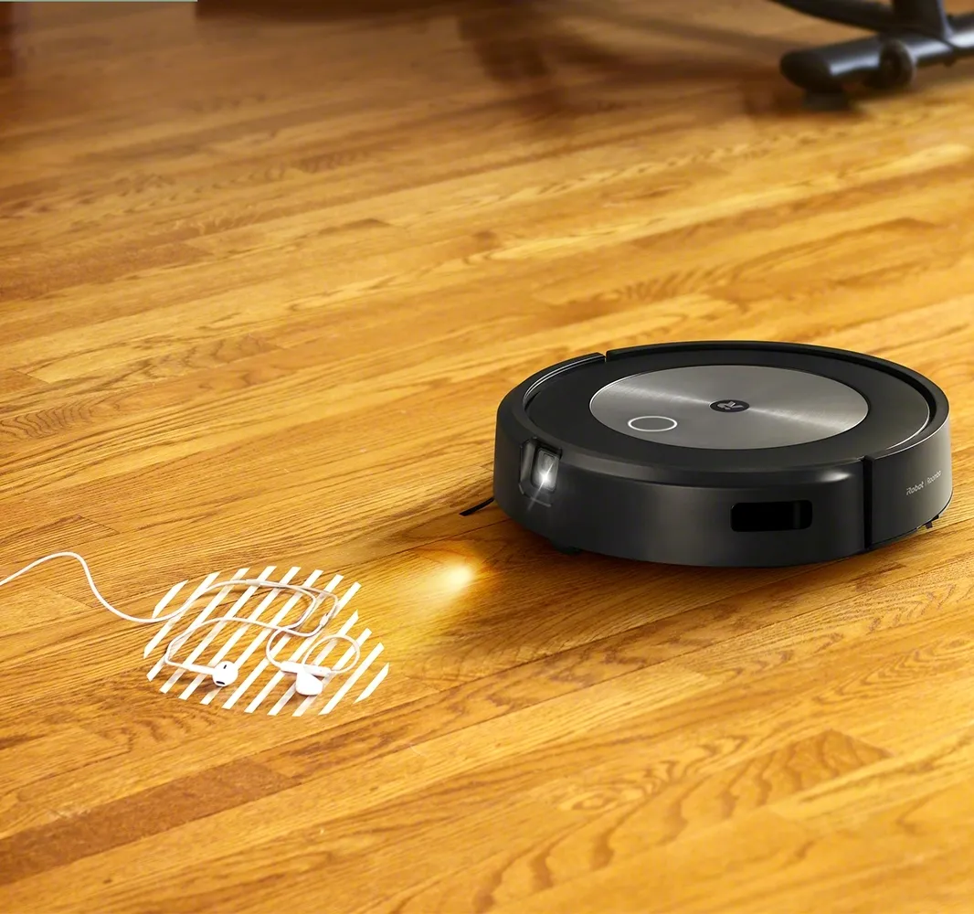 iRobot Roomba j7+ - Robot Vacuum cleaner