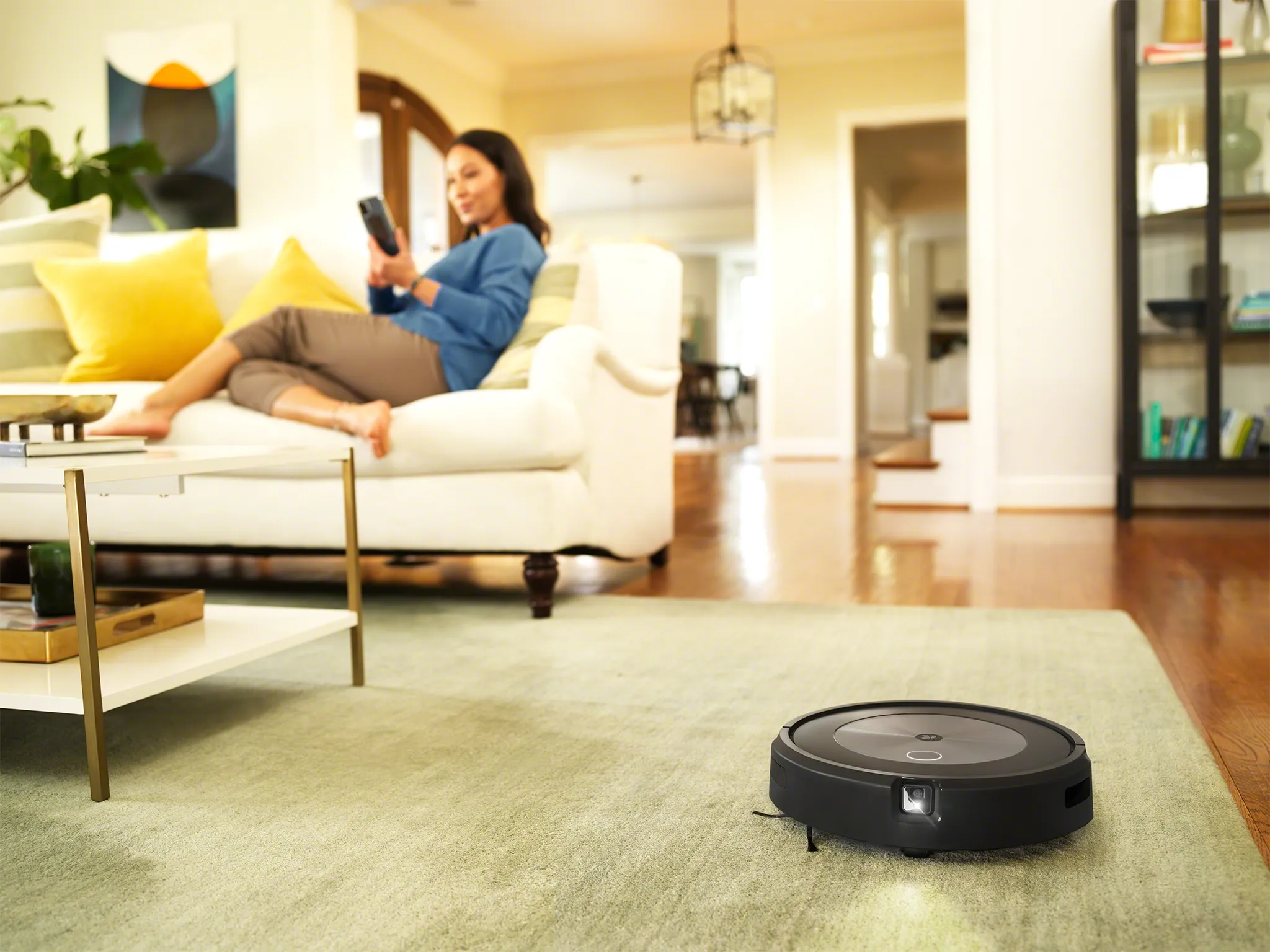 iRobot Roomba j7+ - Robot Vacuum cleaner