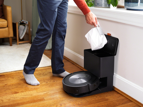 iRobot Roomba j7+ - Robot Vacuum cleaner