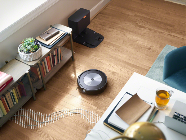iRobot Roomba j7+ - Robot Vacuum cleaner