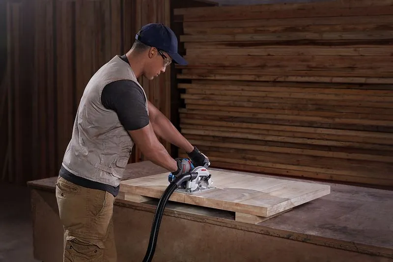 BOSCH GKS 600 Professional 165 millimeter sladdad handcirkels&aring;g 1200 watt svart och bl&aring;