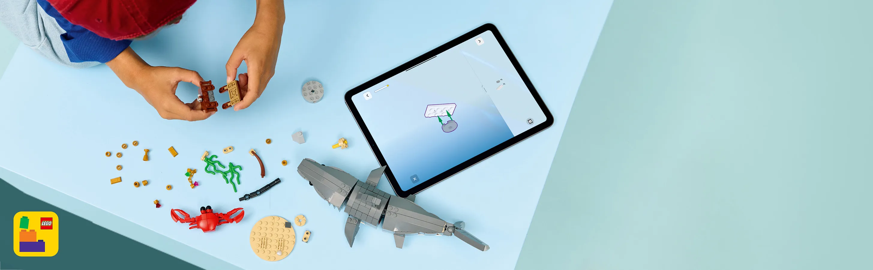 LEGO Creator Fierce Shark and Treasure Chest 31381