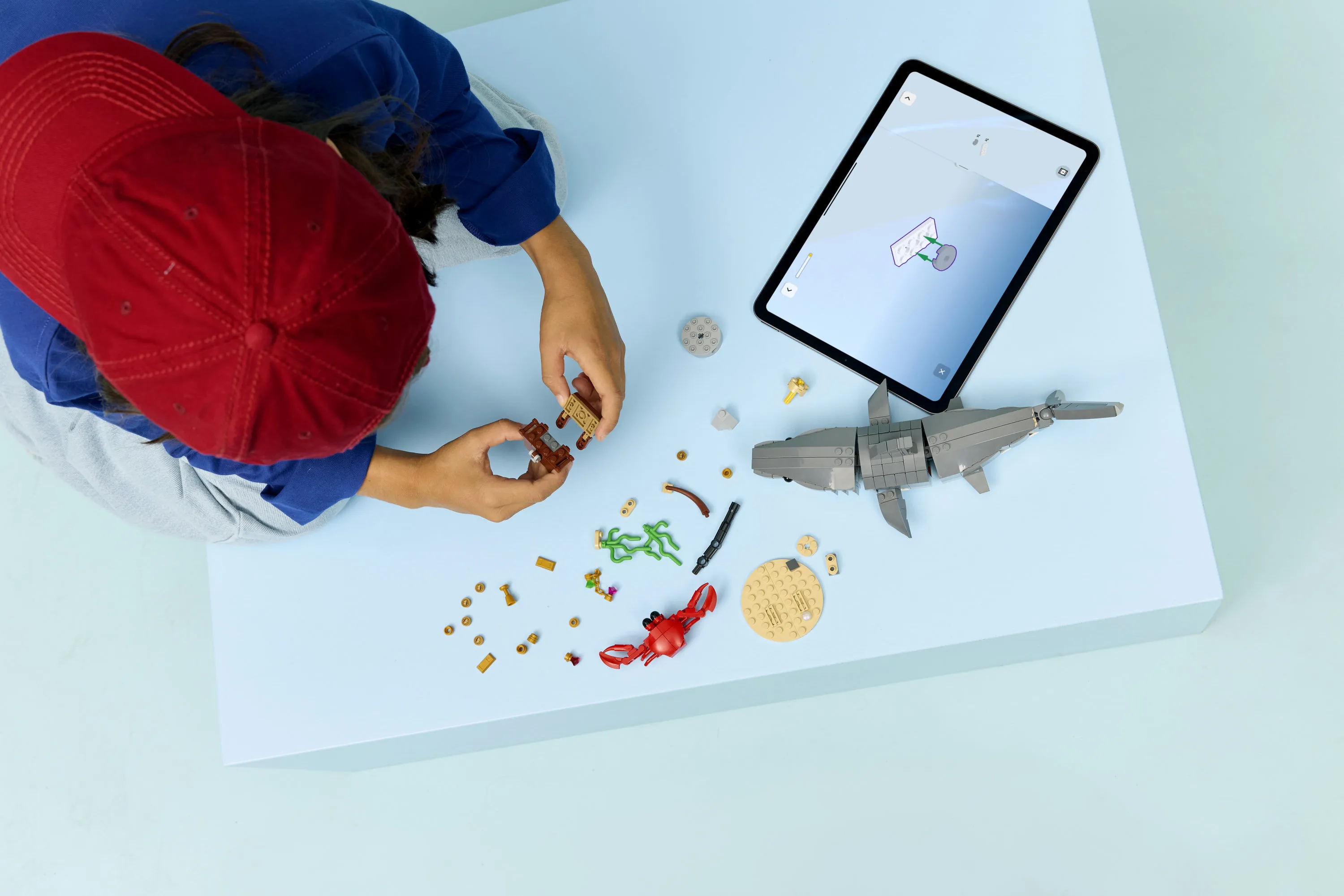 LEGO Creator Fierce Shark and Treasure Chest 31381