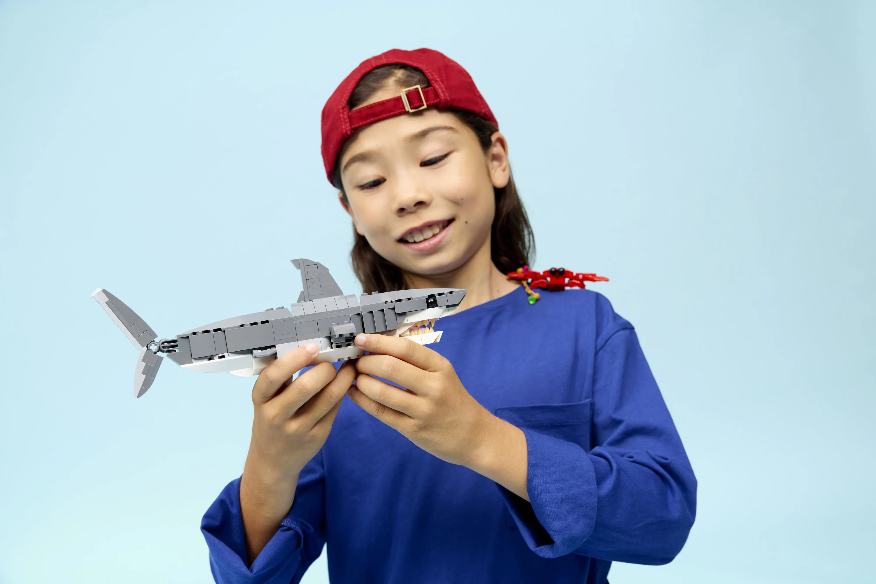 LEGO Creator Fierce Shark and Treasure Chest 31381