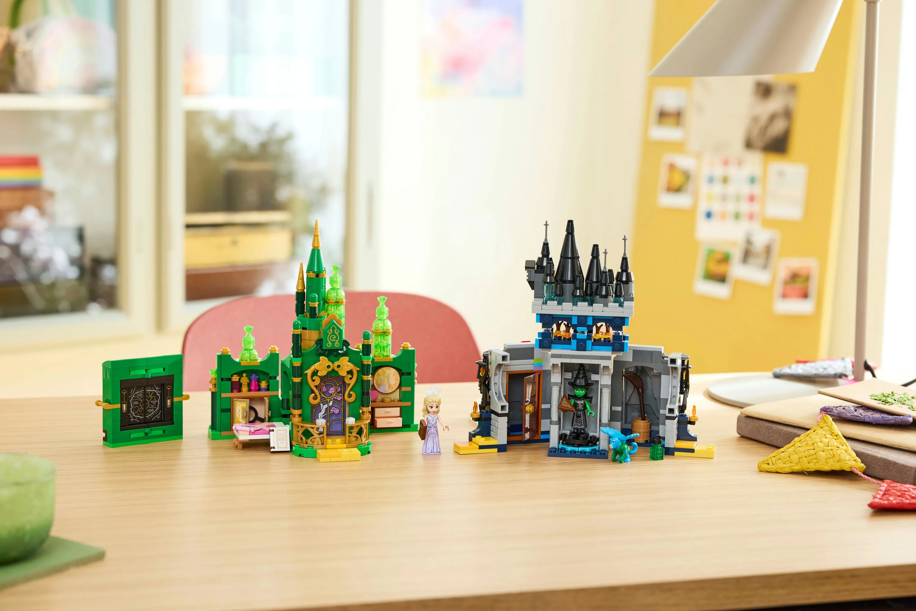 LEGO Wicked Emerald City and Kiamo Ko Castle 75689