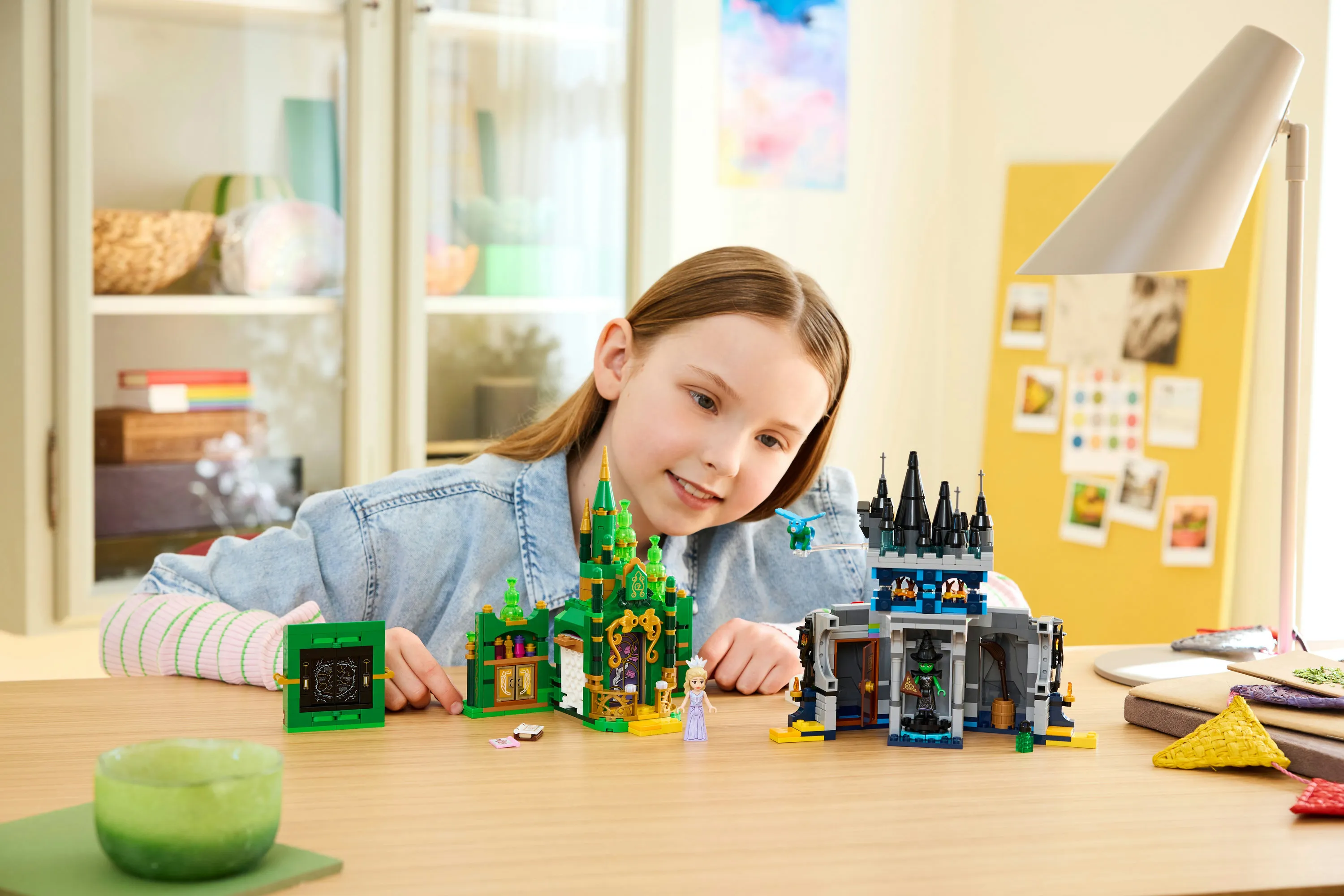 LEGO Wicked Emerald City and Kiamo Ko Castle 75689