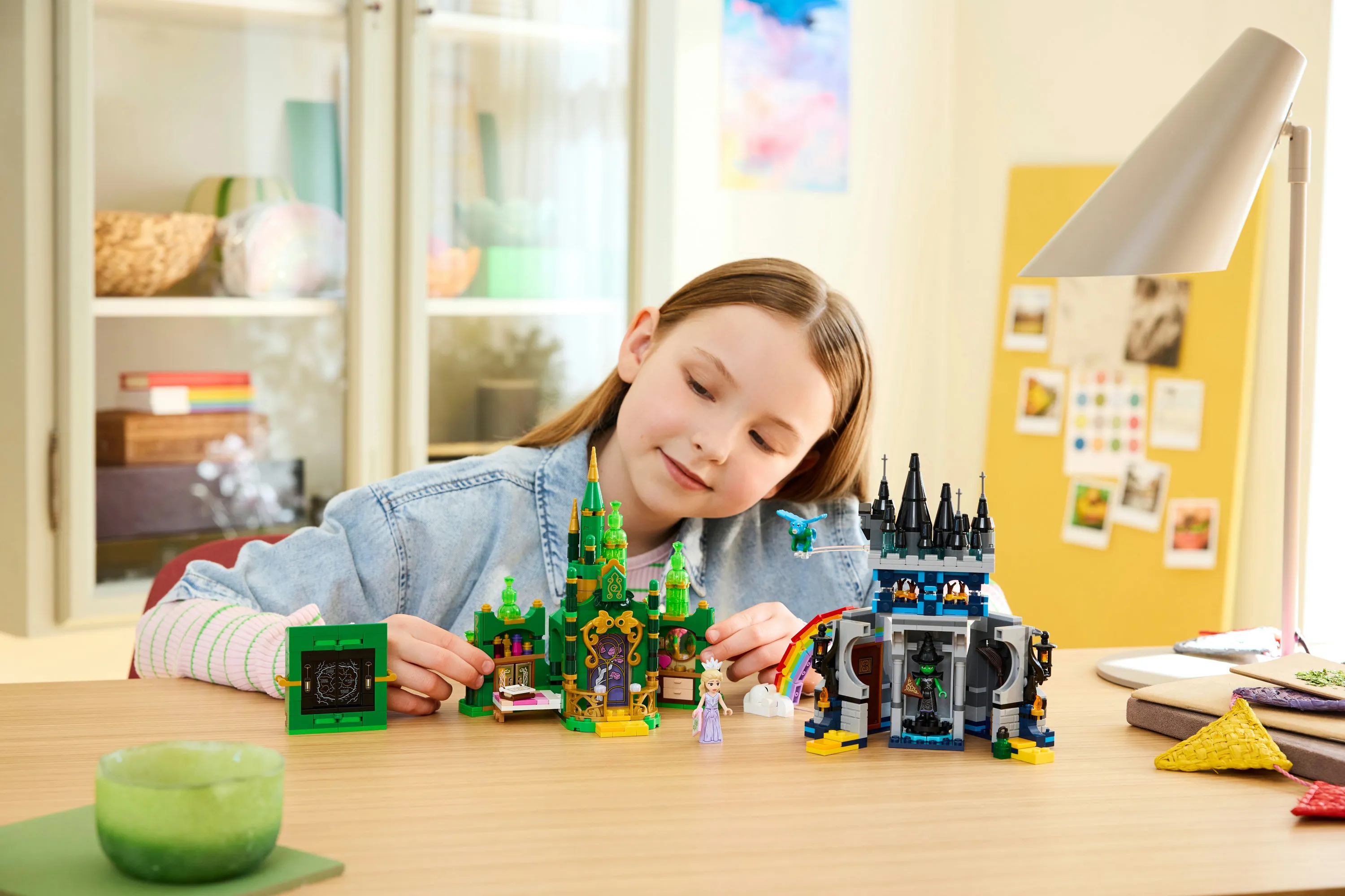 LEGO Wicked Emerald City and Kiamo Ko Castle 75689
