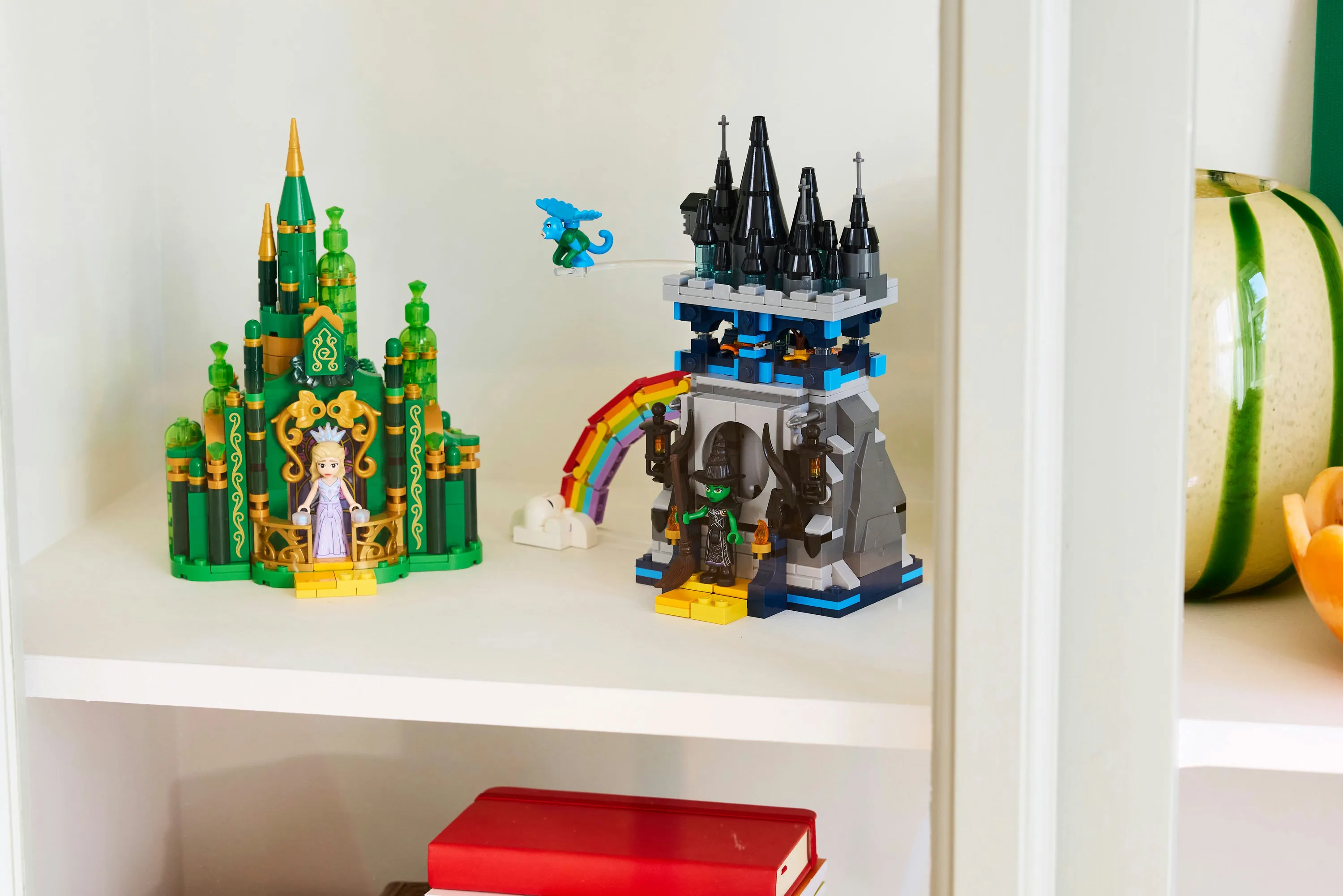 LEGO Wicked Emerald City and Kiamo Ko Castle 75689