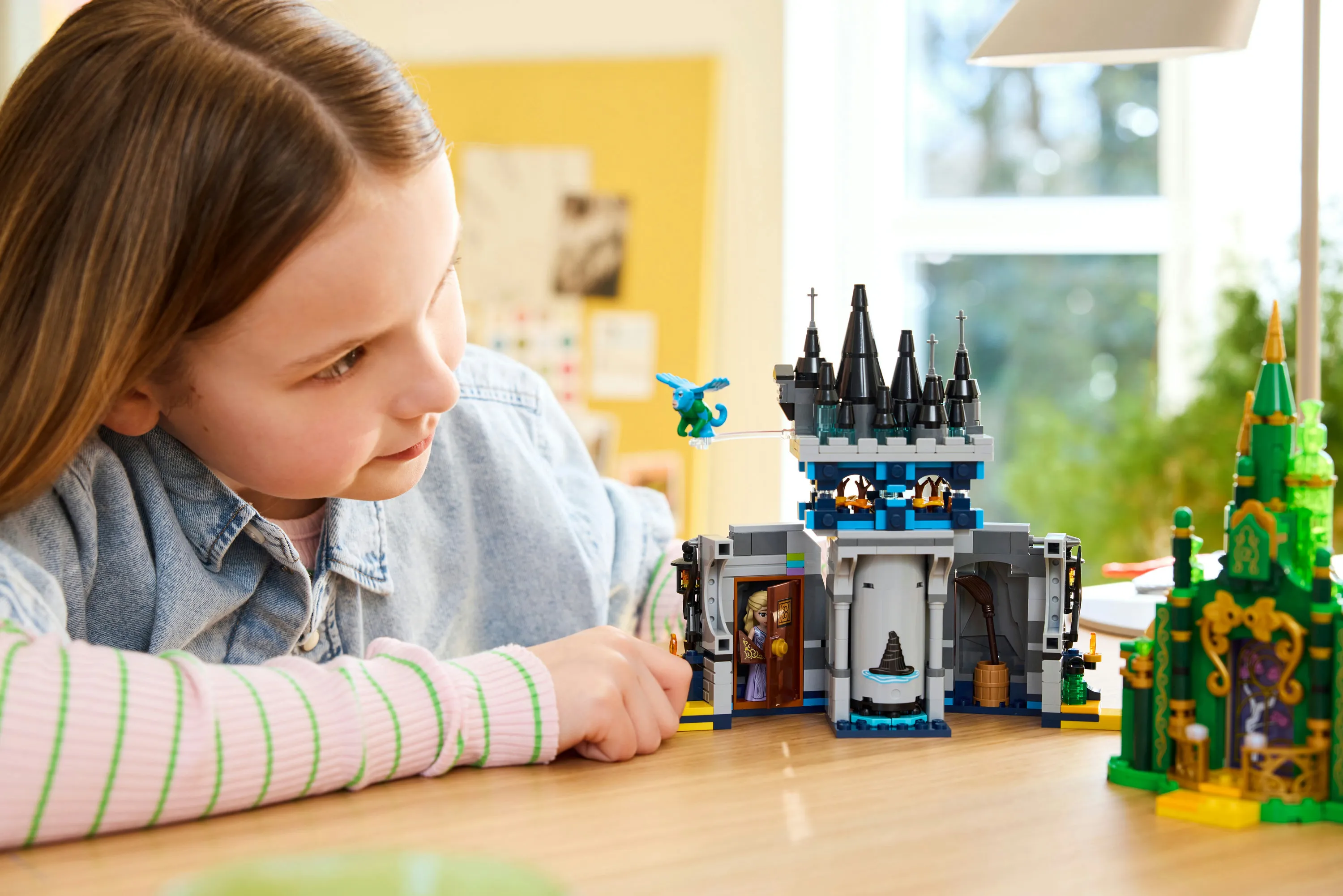 LEGO Wicked Emerald City and Kiamo Ko Castle 75689