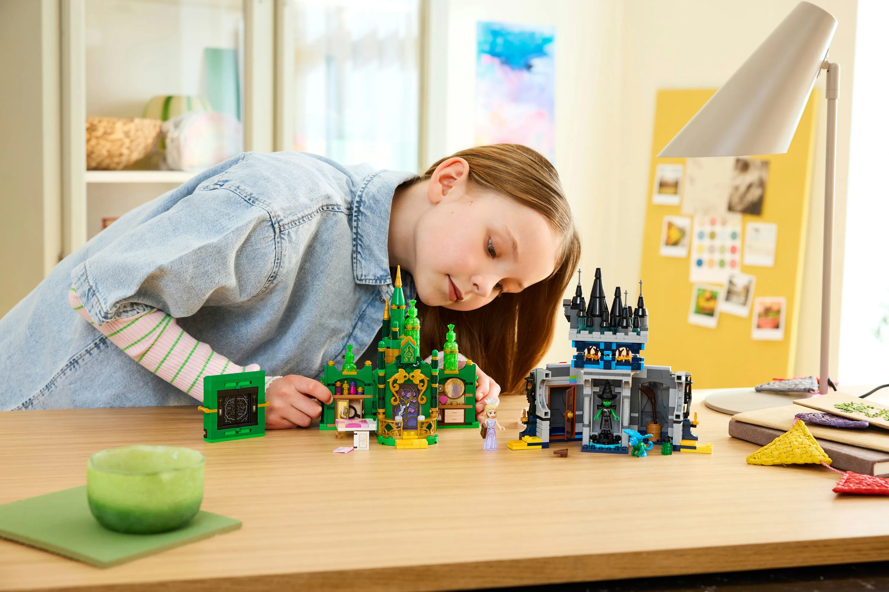 LEGO Wicked Emerald City and Kiamo Ko Castle 75689