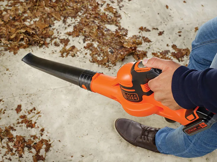 BLACK+DECKER GWC1820PC-QW 18V 2.0Ah akkuk&auml;ytt&ouml;inen lehtipuhallin ja imuri, 209 km/h, musta/oranssi