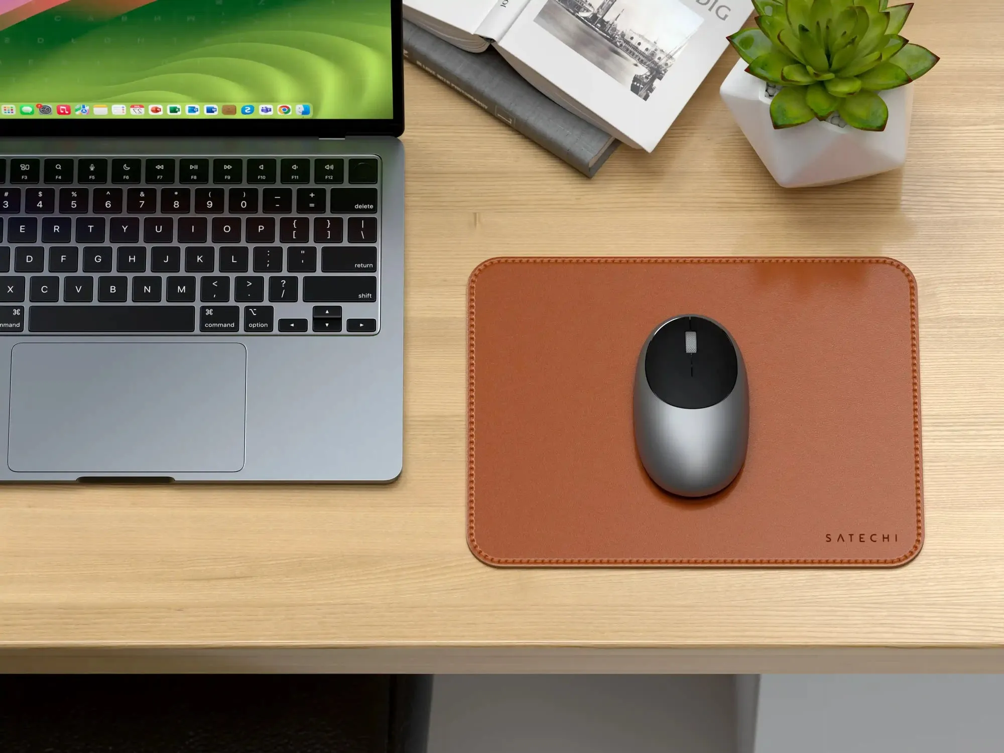 Satechi Vegan-Leather Premium Mousepad, 249x190 mm, Brown