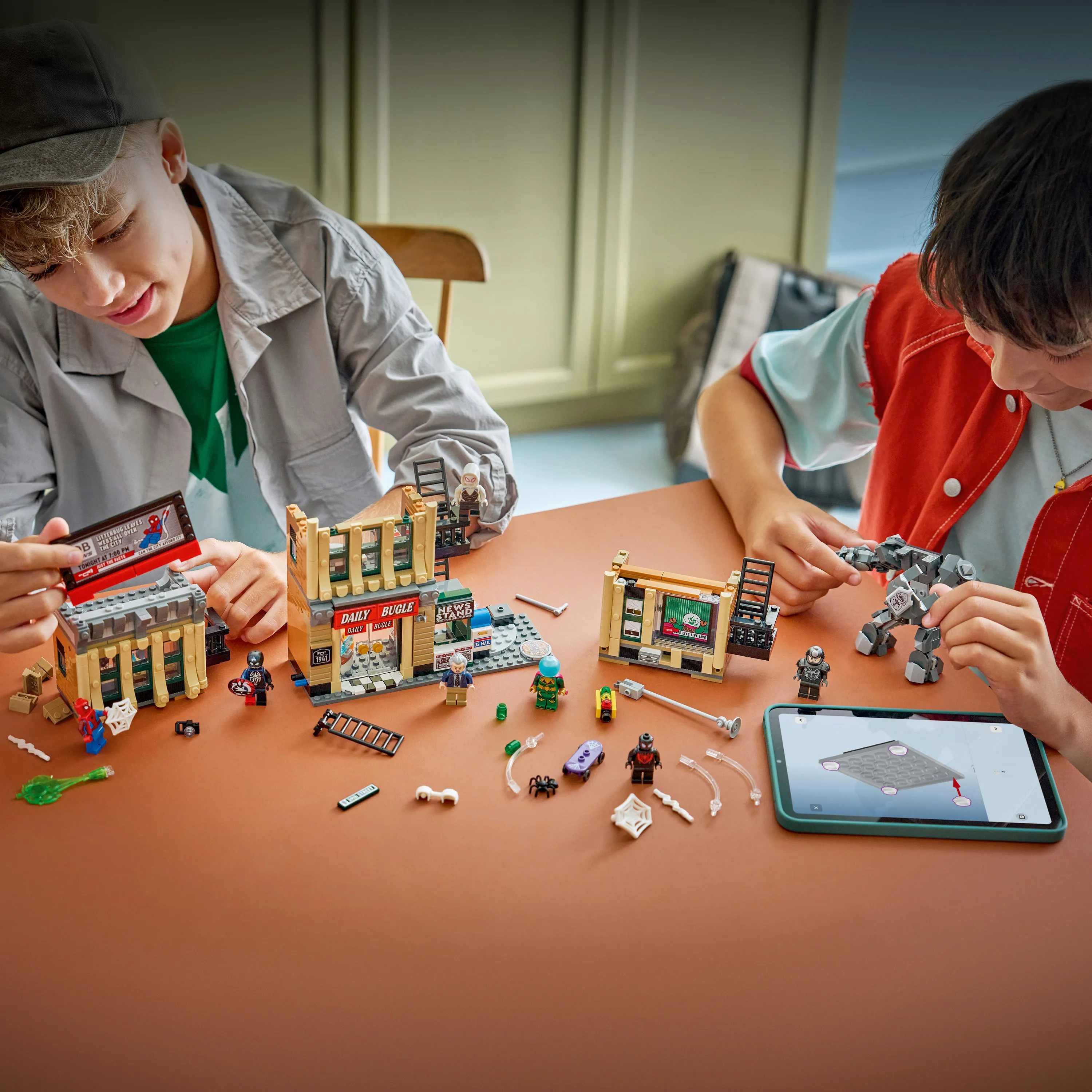 LEGO Marvel Spider-Man versus Mysterio: Daily Bugle 76342