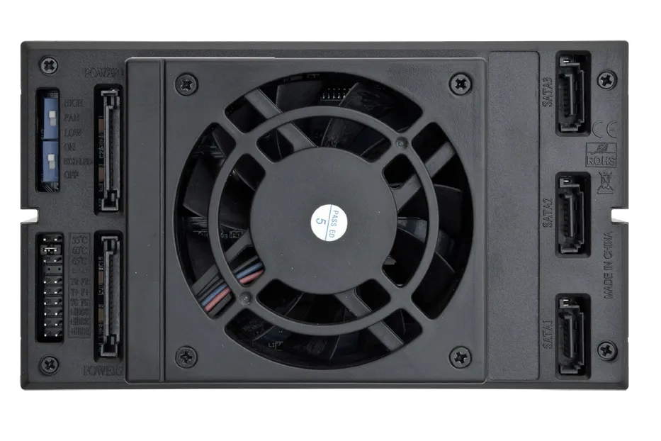CHIEFTEC 2x5.25 bays for 3 SAS/SATA HDDs
