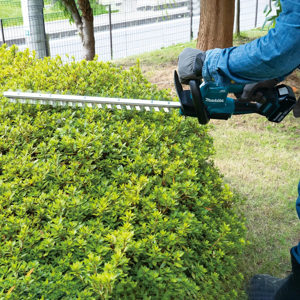 Makita &ndash; akkuk&auml;ytt&ouml;inen pensasleikkuri, 18 V  Li-ion akku