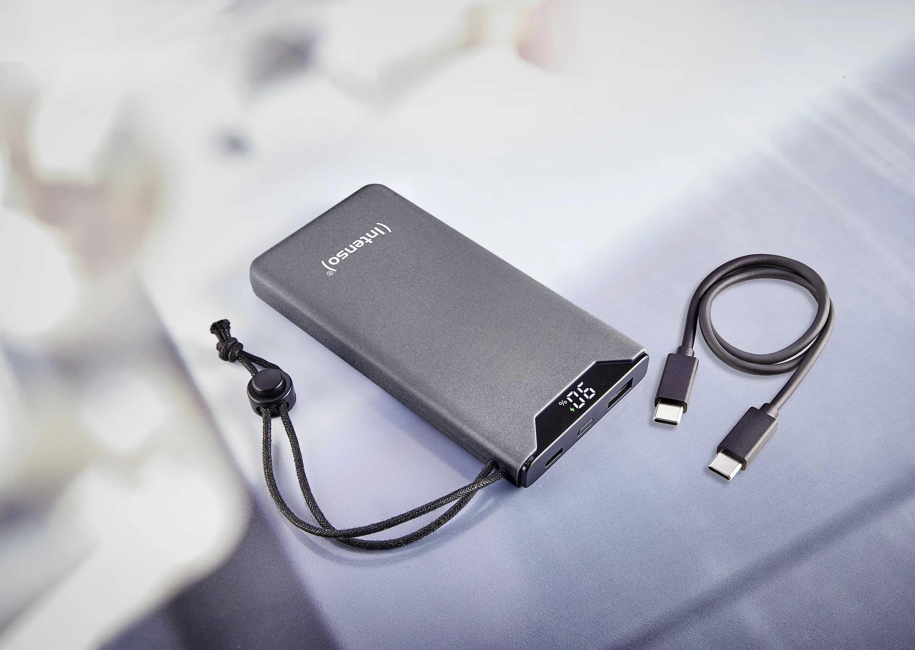 Intenso F10000 -varavirtalähde, 10000 mAh, Harmaa