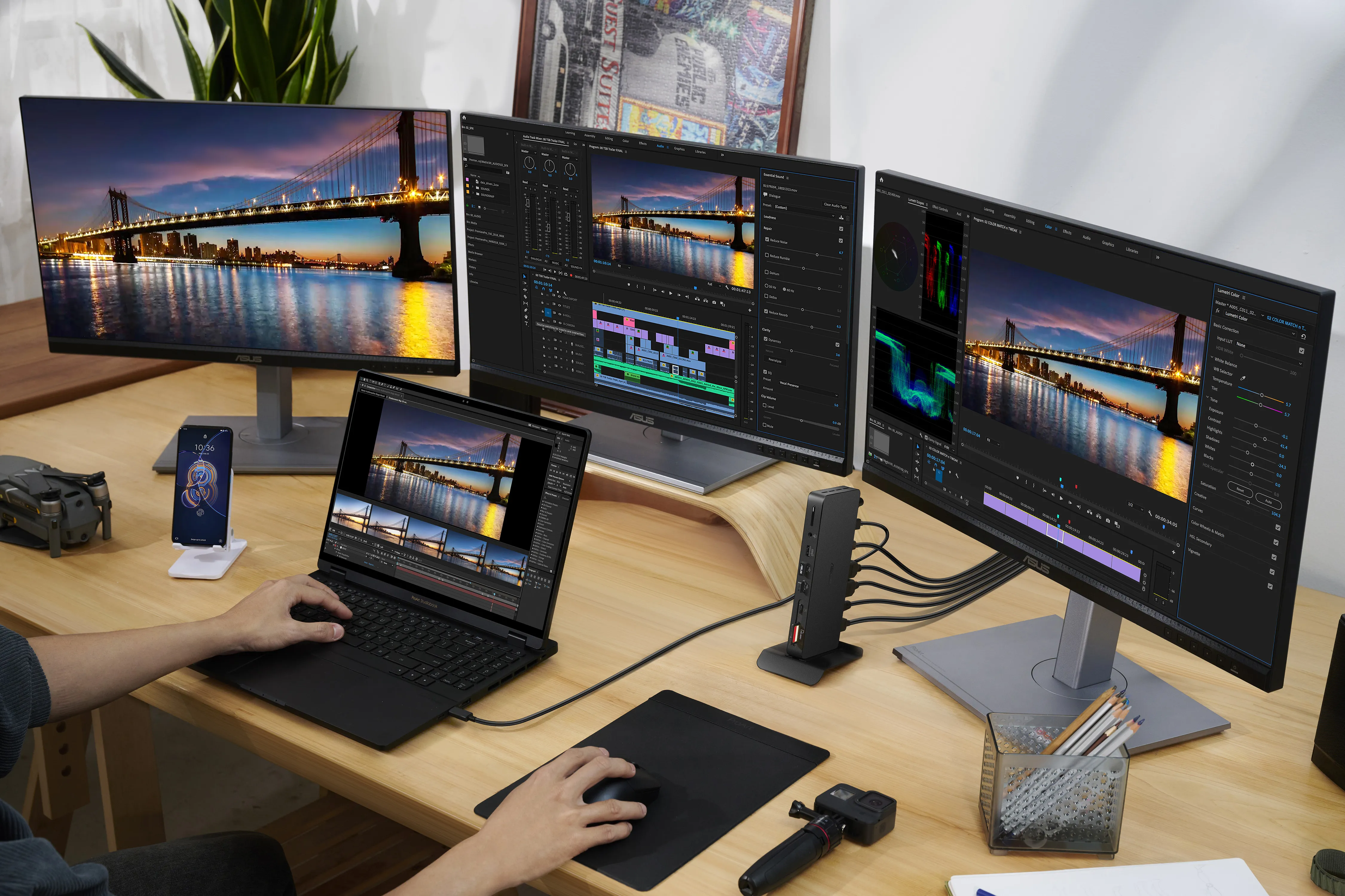 DC500 Triple 4K Thunderbolt 4 Dock  90XB08DN-BDS010