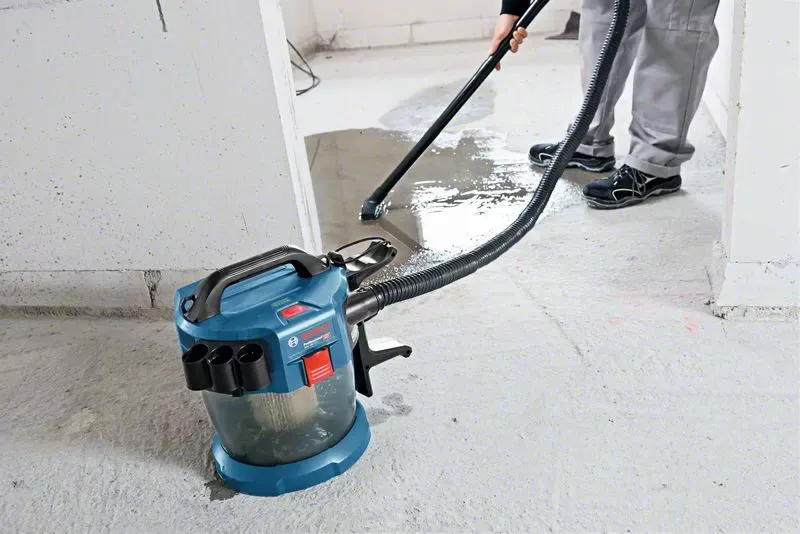 Bosch GAS 18V-10 L Professional Wet and dry vacuum cleaner, Blue, Black