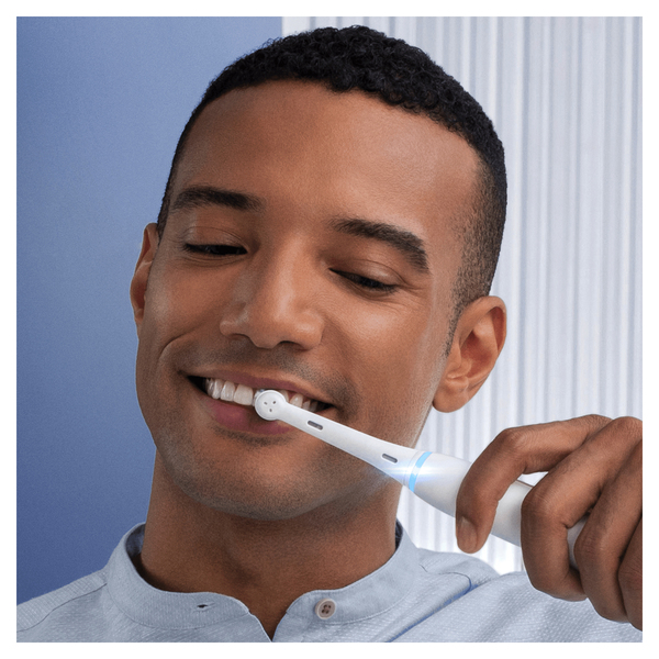 Oral-B iO7s - electric toothbrush, White