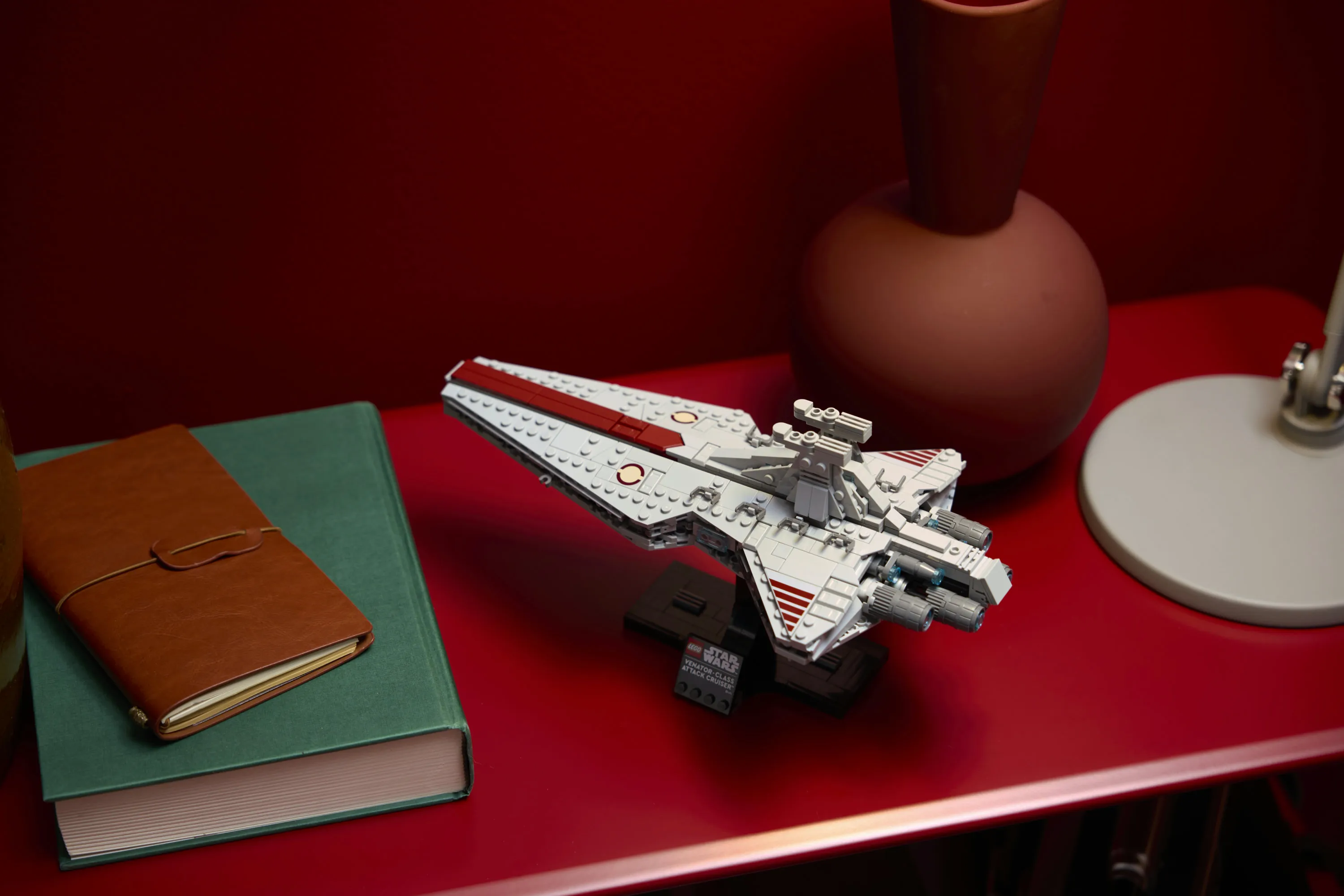 LEGO Star Wars Venator-luokan hy&ouml;kk&auml;ysristeilij&auml; 75441