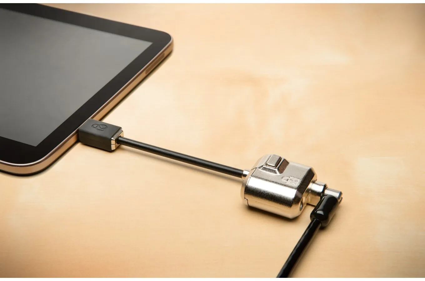 (L&ouml;yt&ouml;nurkka) Kensington MiniSaver Mobile Lock - Sylimikron lukittava kaapeli - musta - 1.8 m