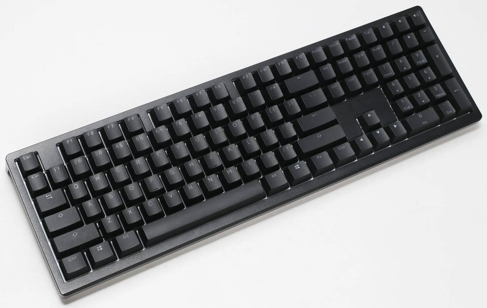 Ducky Zero Classic, Fullsize - Cherry MX2A Silver Speed, RGB -langaton (Tri-mode) pelinäppäimistö