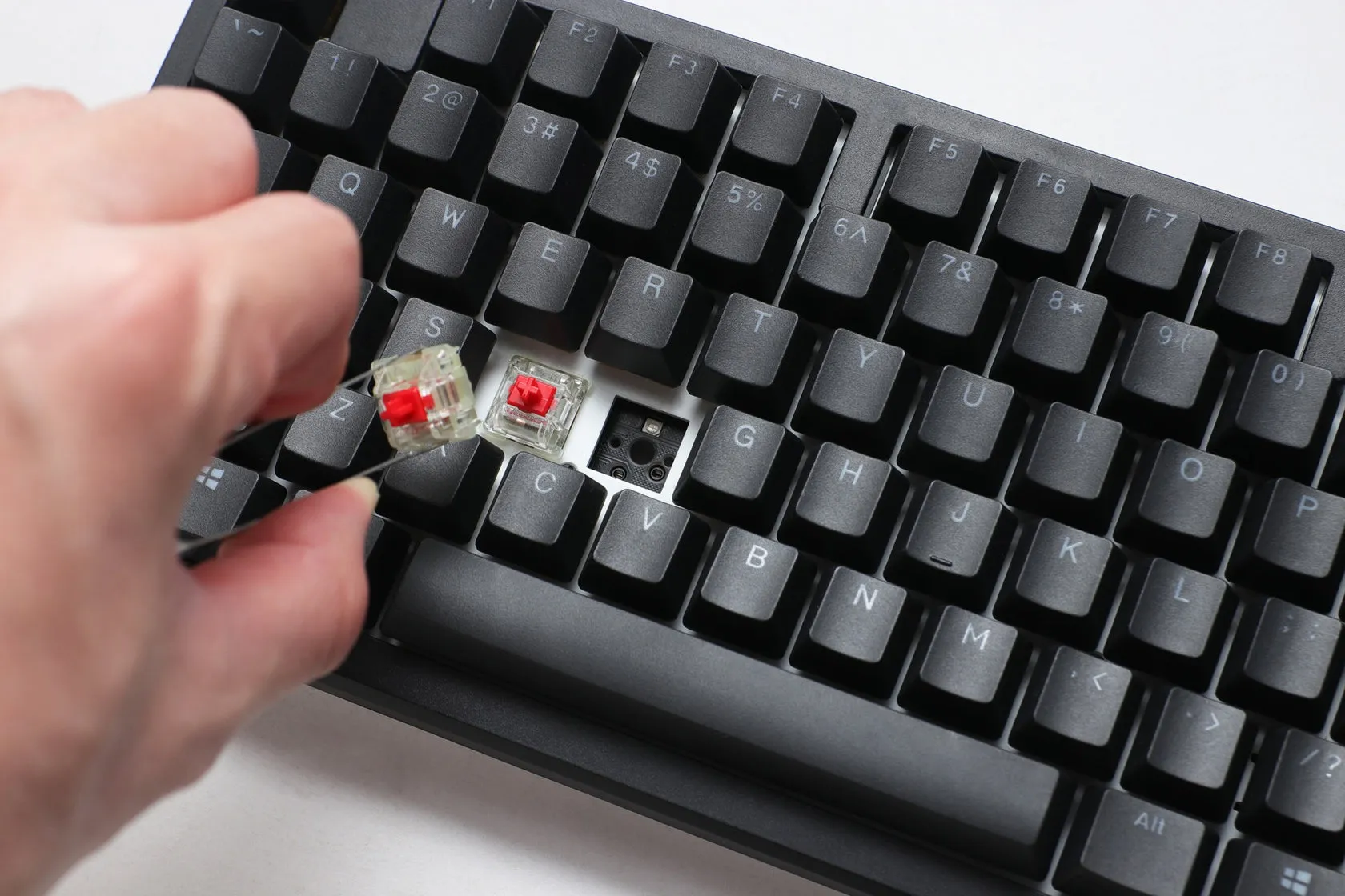 Ducky Zero Classic, Fullsize - Cherry MX2A Silver Speed, RGB -langaton (Tri-mode) pelin&auml;pp&auml;imist&ouml;