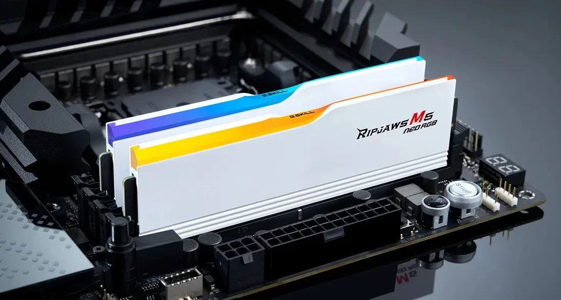 G.Skill 32GB (2x16GB) DDR5 6000MHz M5 NEO RGB CL36 1.25V, Valkoinen