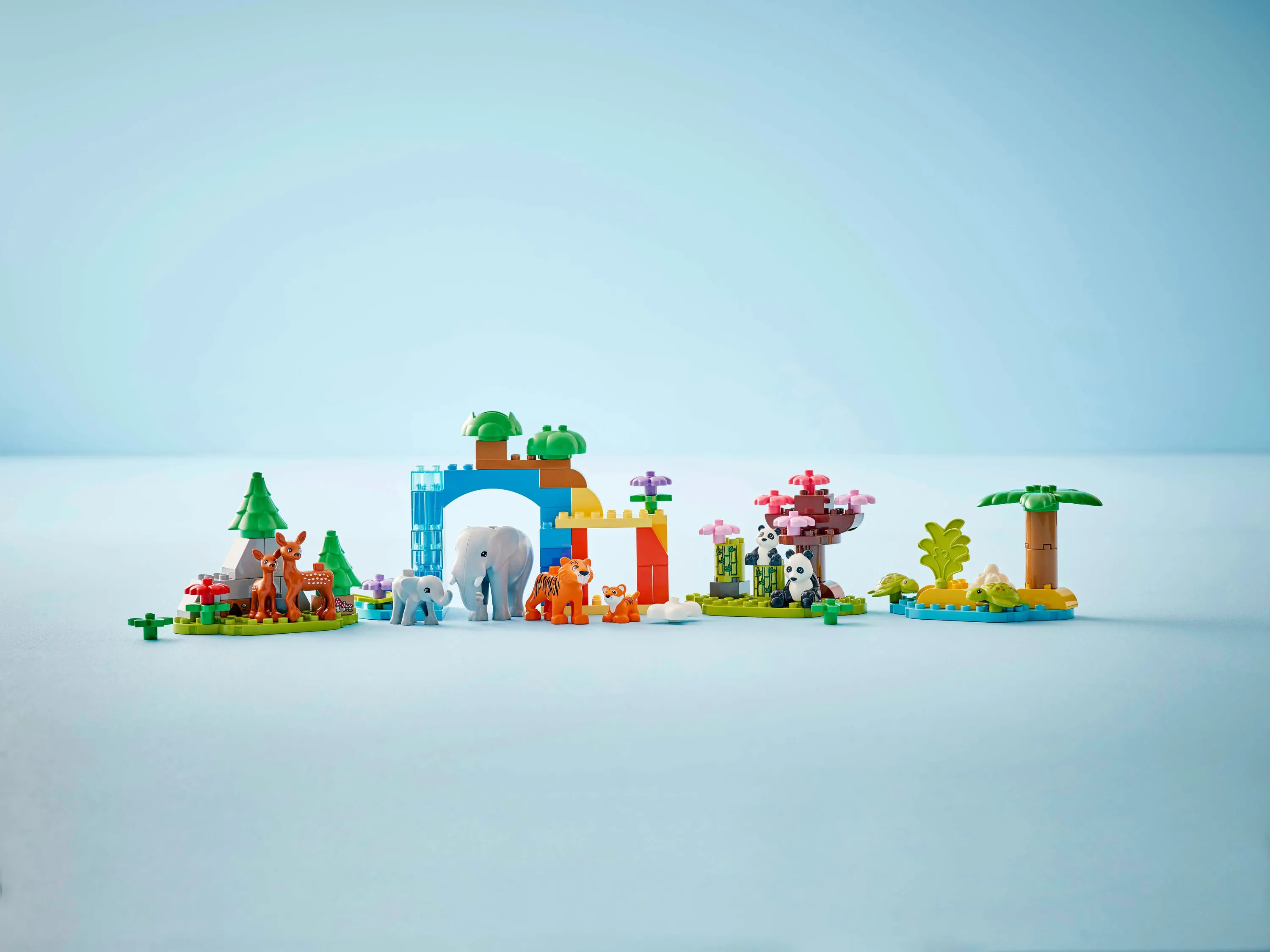 LEGO DUPLO Town 3-in-1 luonnonel&auml;inperheet 10446